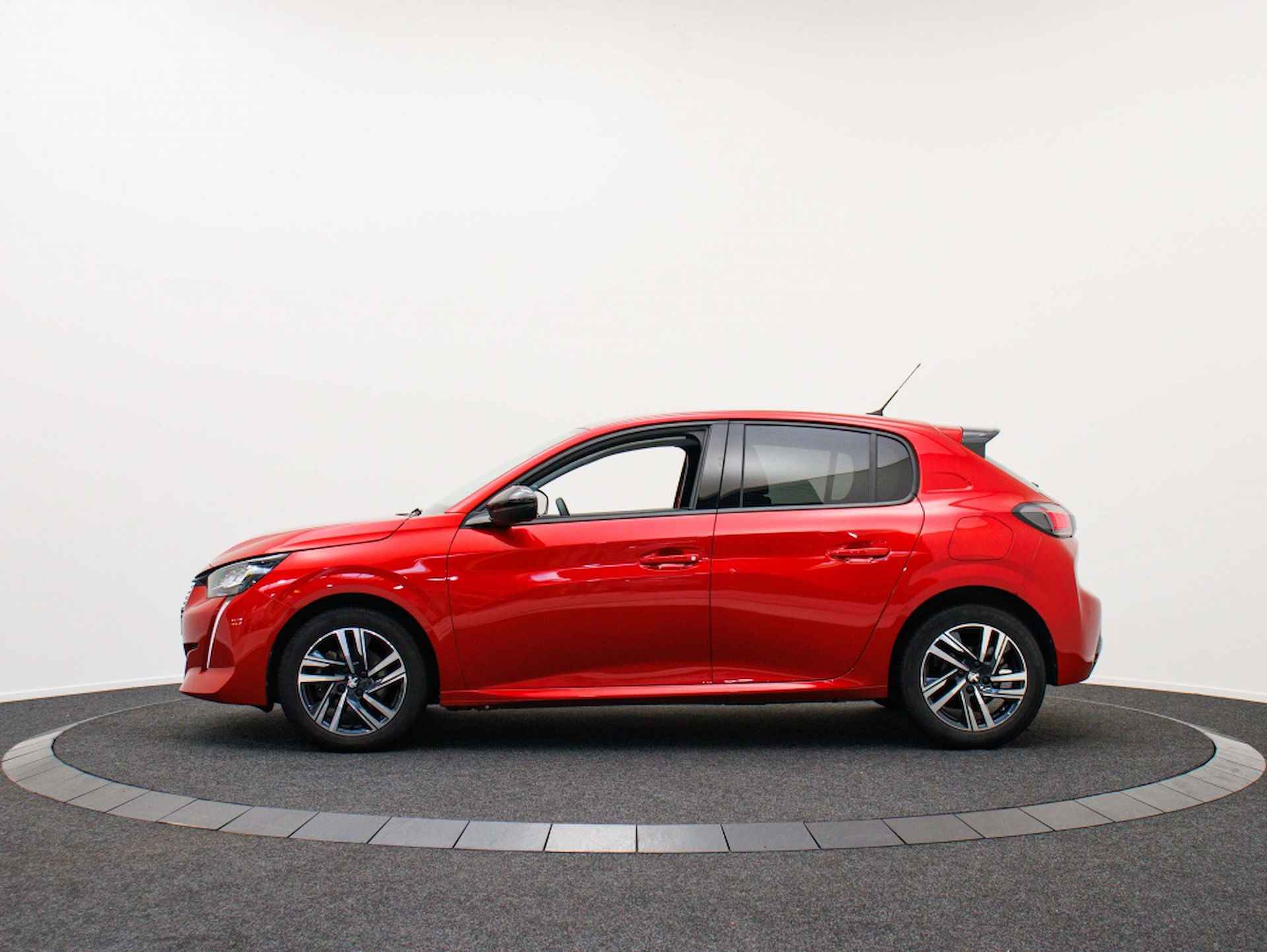 Peugeot 208 1.2 PT Allure Pack | Navigatie | Private lease 399 p.m. - 10/41