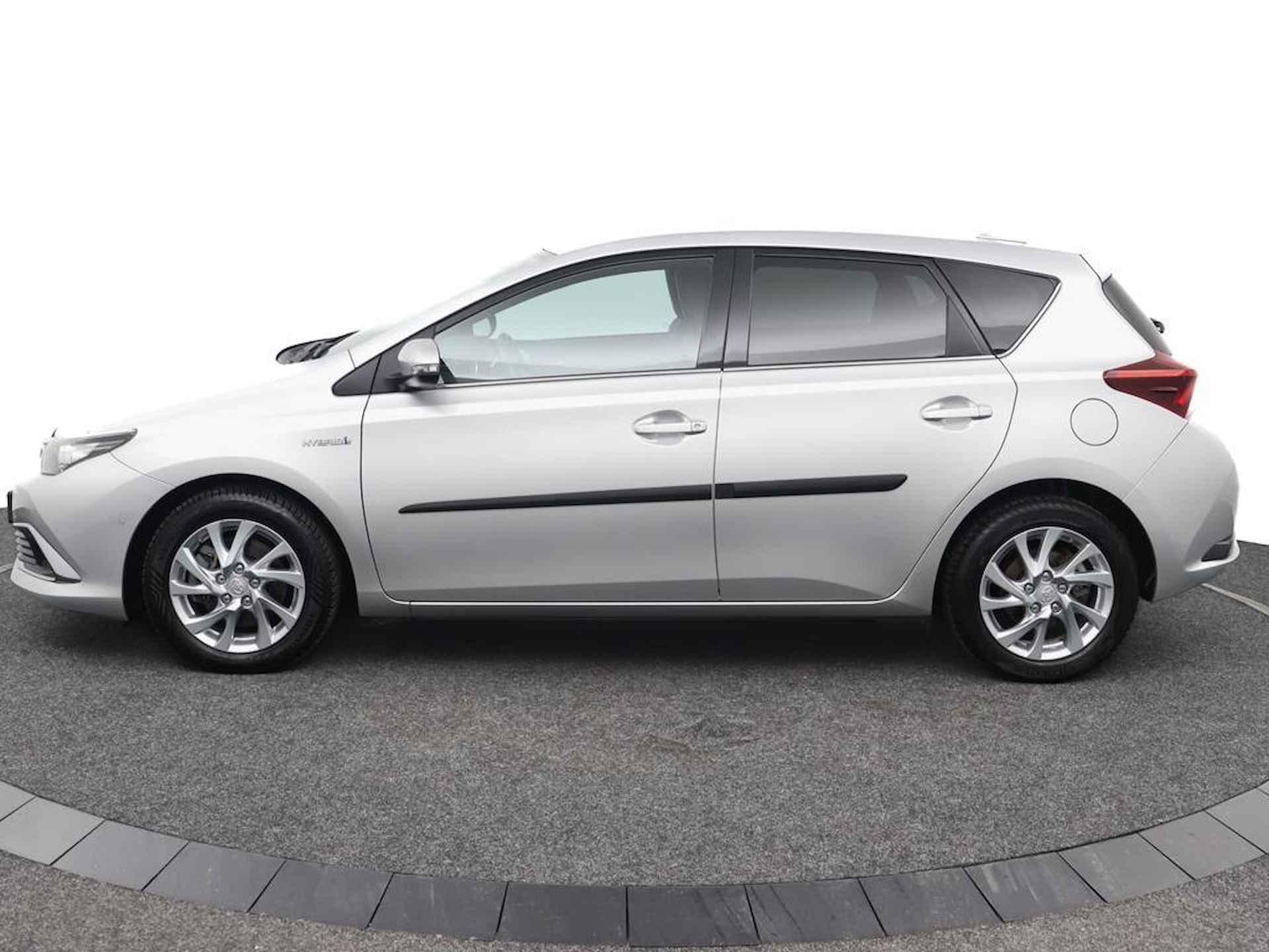 Toyota Auris 1.8 Hybrid Executive | Verwarmde stoelen | Climate control | Cruise control | Keyless entry | - 3/49