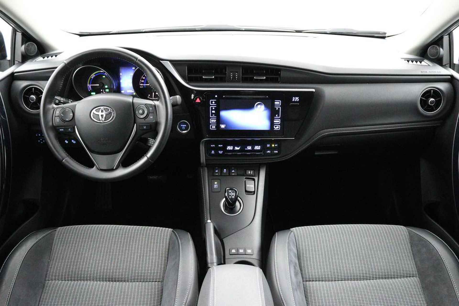 Toyota Auris 1.8 Hybrid Executive | Verwarmde stoelen | Climate control | Cruise control | Keyless entry | - 4/49