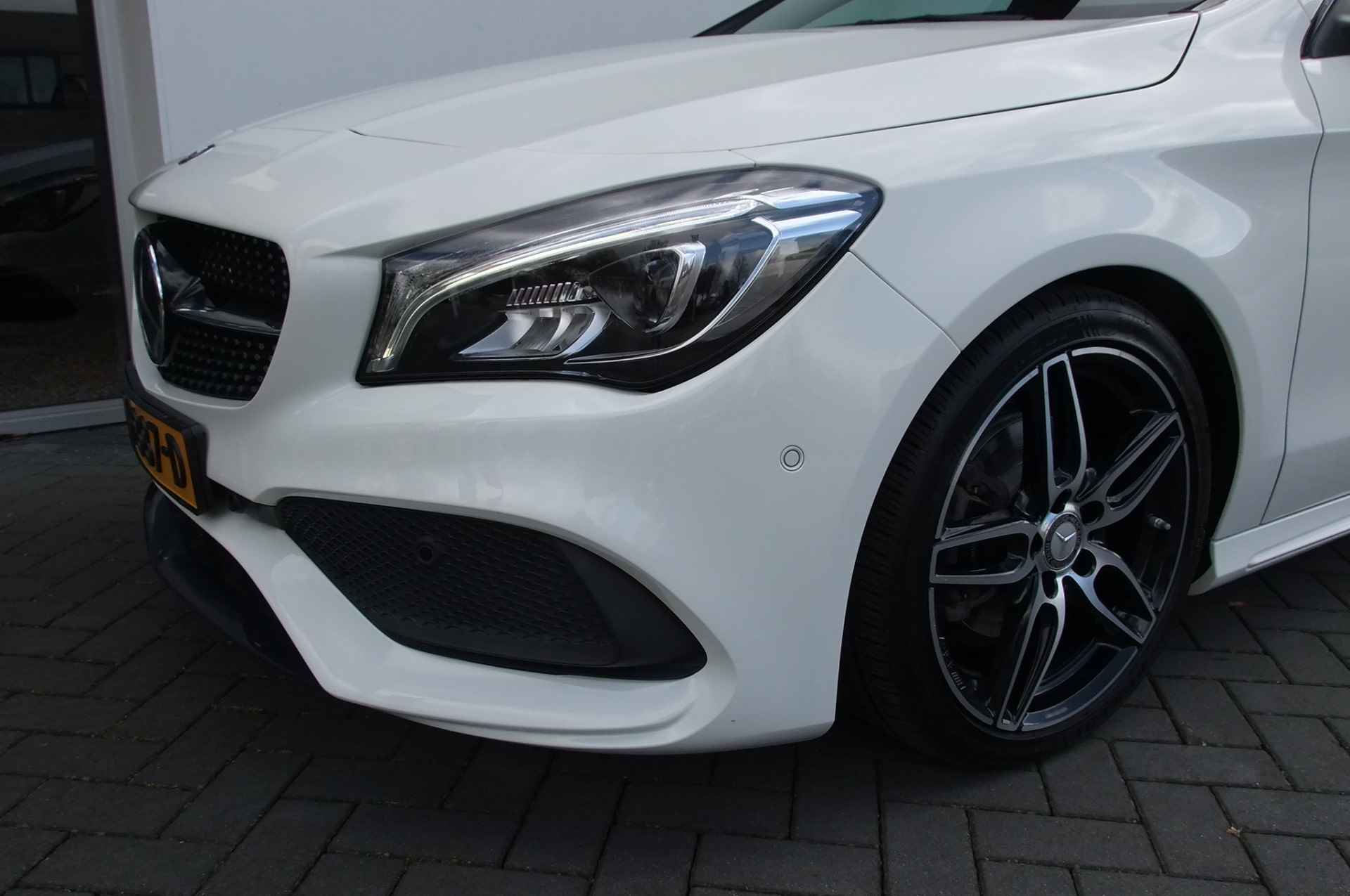Mercedes-Benz CLA-Klasse Shooting Brake 180 Ambition/ AMG/ Memory/ Panoramadak/ Trekhaak af-fabriek/ Night-pakket/ LED/ Camera - 9/30