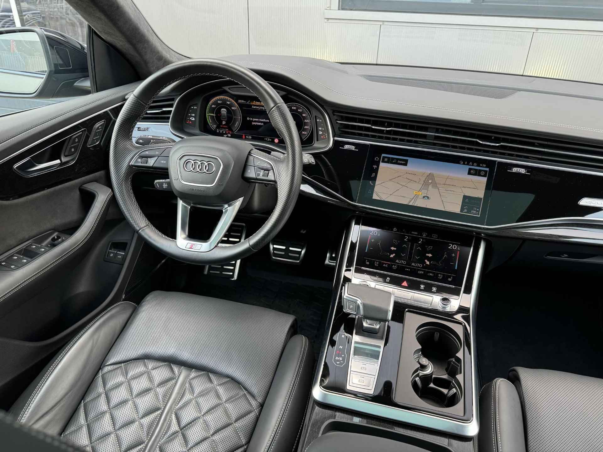 Audi Q8 55 TFSI e quattro Pro Line S Line - 381 PK - RS stoelen - Trekhaak - B&O - Softclose - 6/41