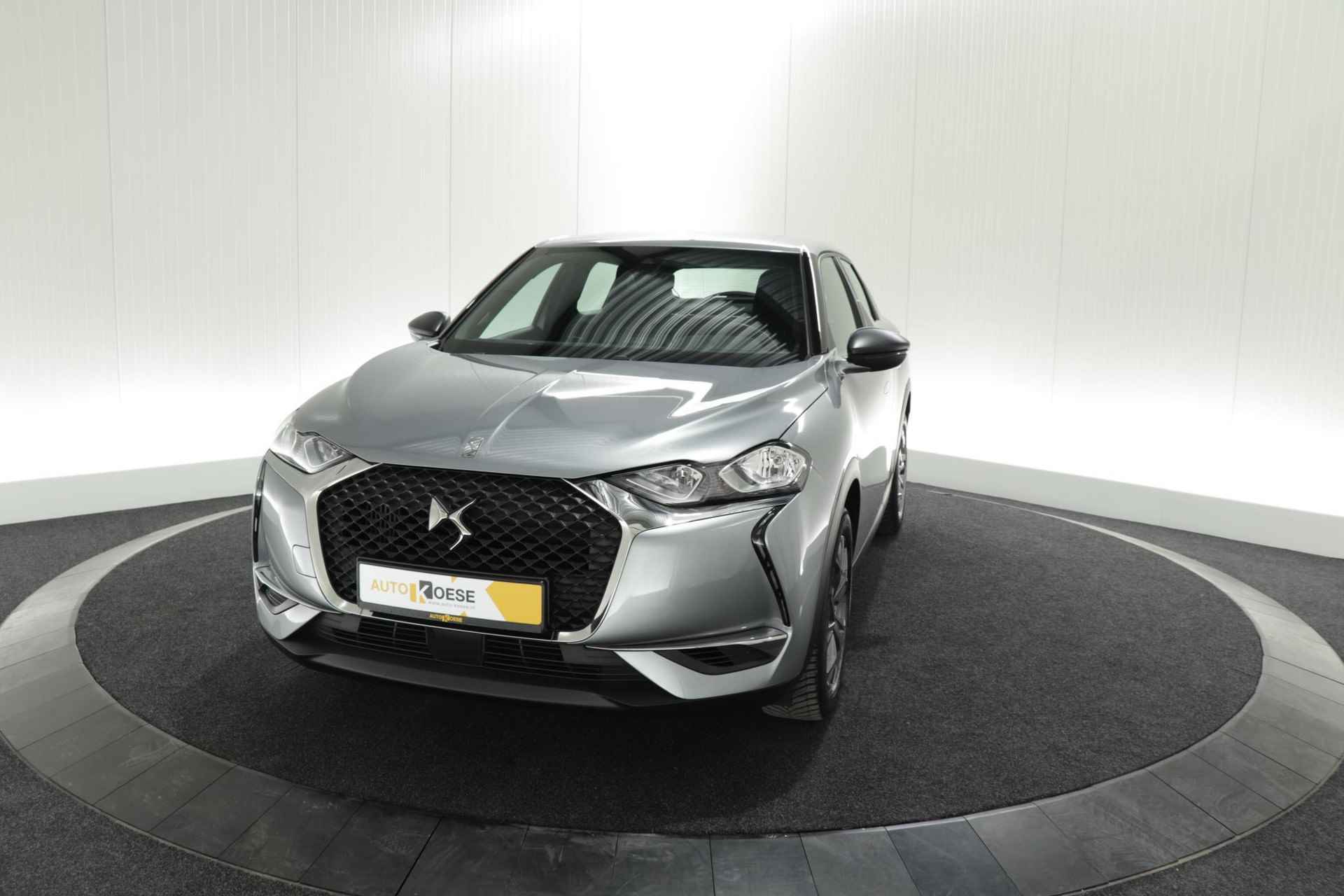 DS 3 Crossback PureTech 100 Montmartre | Parkeersensoren | Apple Carplay | Allseason Banden | Navigatie | Climate Control - 60/64