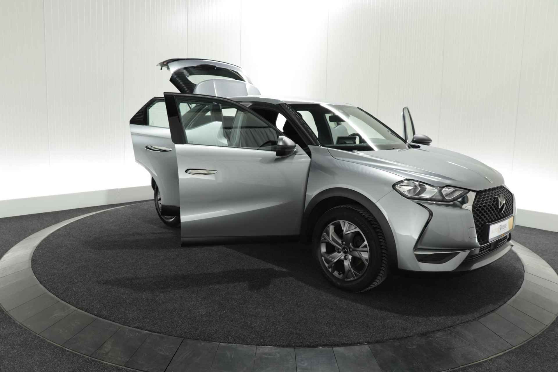 DS 3 Crossback PureTech 100 Montmartre | Parkeersensoren | Apple Carplay | Allseason Banden | Navigatie | Climate Control - 64/64