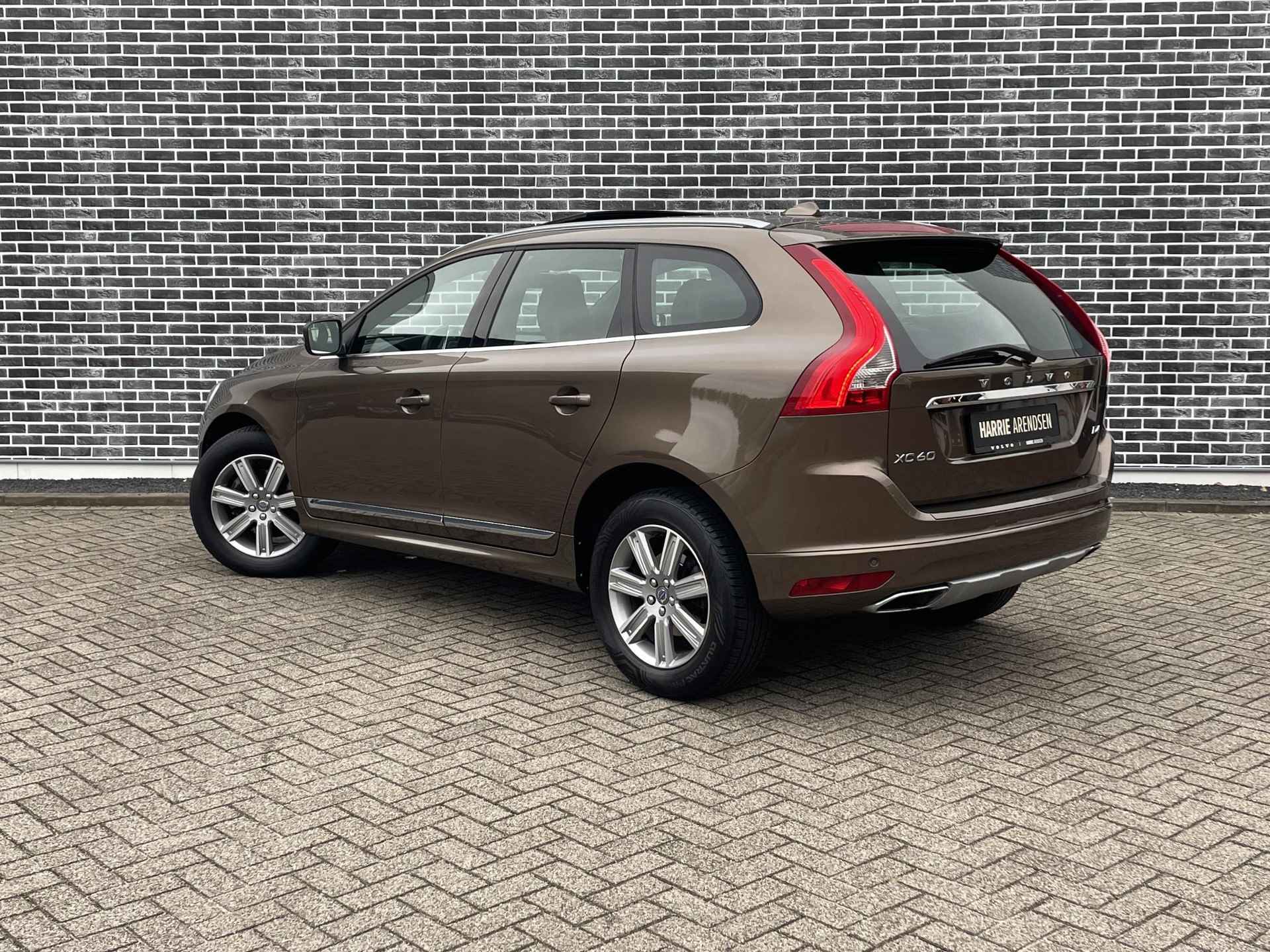 Volvo XC60 2.0 D4 FWD Polar+ | Adapative Cruise Control | Panoramadak | Achteruitrijcamera - 4/22