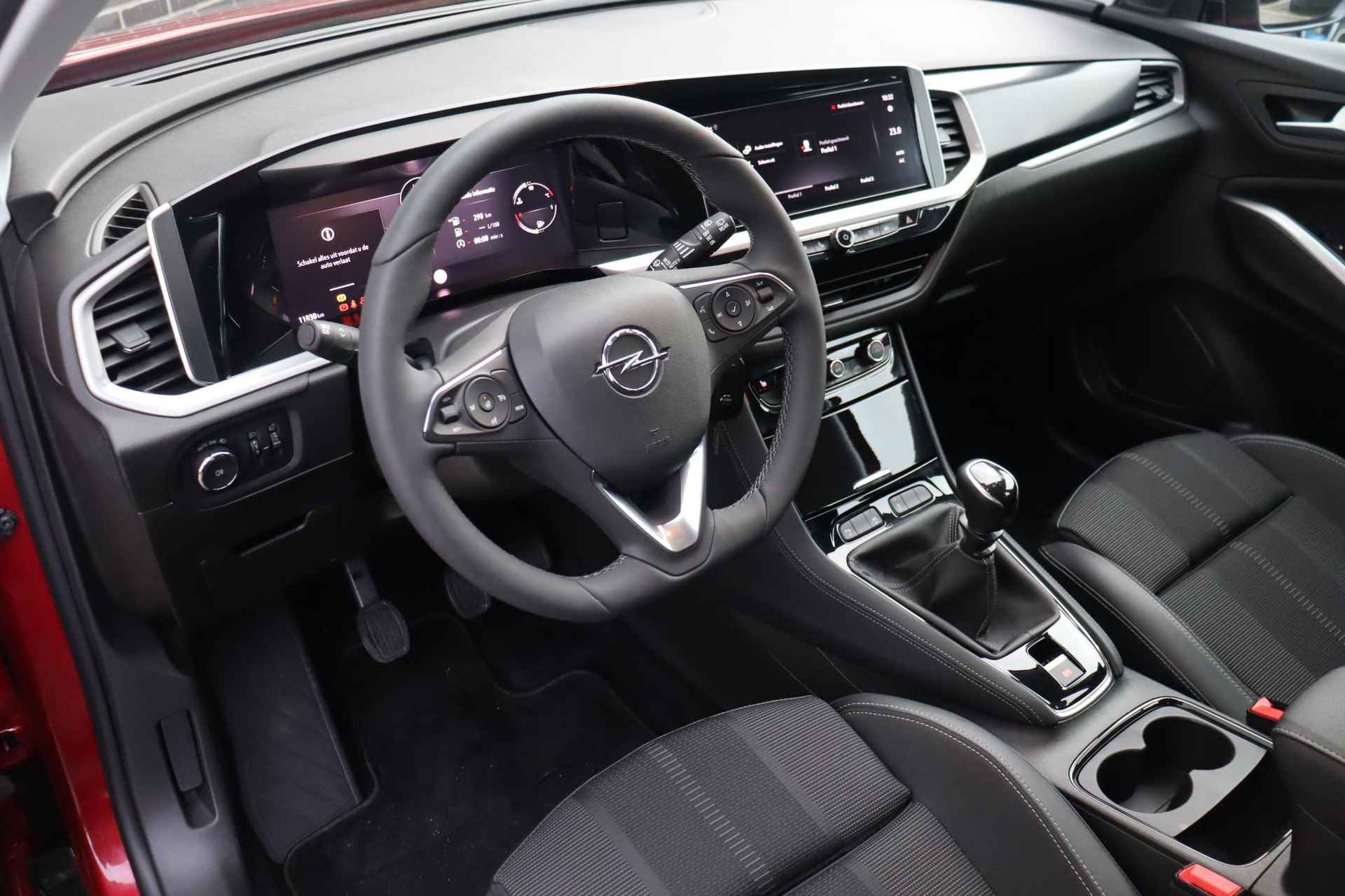 Opel Grandland 1.2T GS Stoel-Stuurverwarming AGR Stoelen Achteruitrijcamera - 7/41