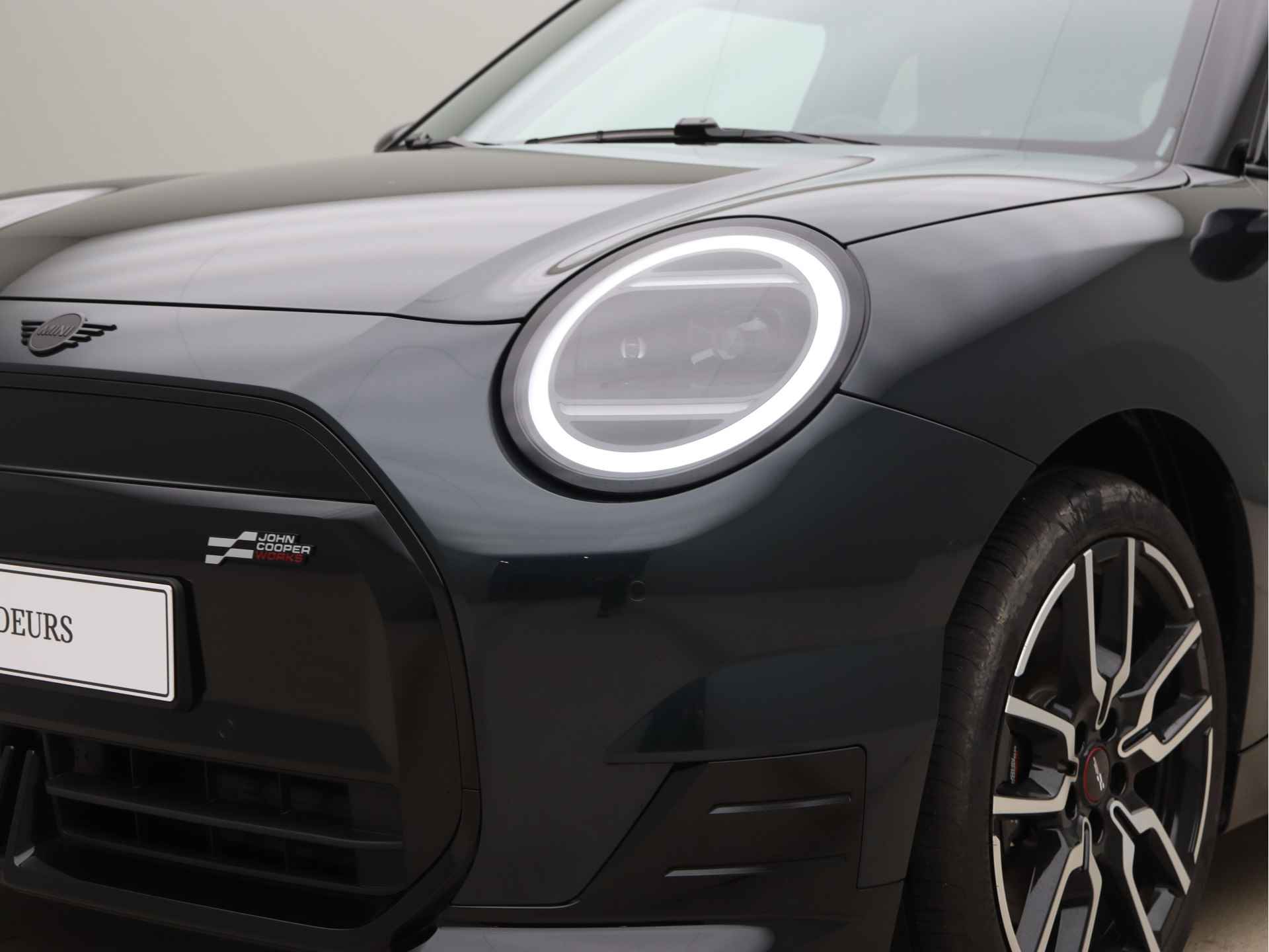 MINI Cooper E John Cooper Works Pakket M PRIVATE LEASE EUR 399,- (48 mnd/10.000 km incl. SEPP subsidie) - 12/24