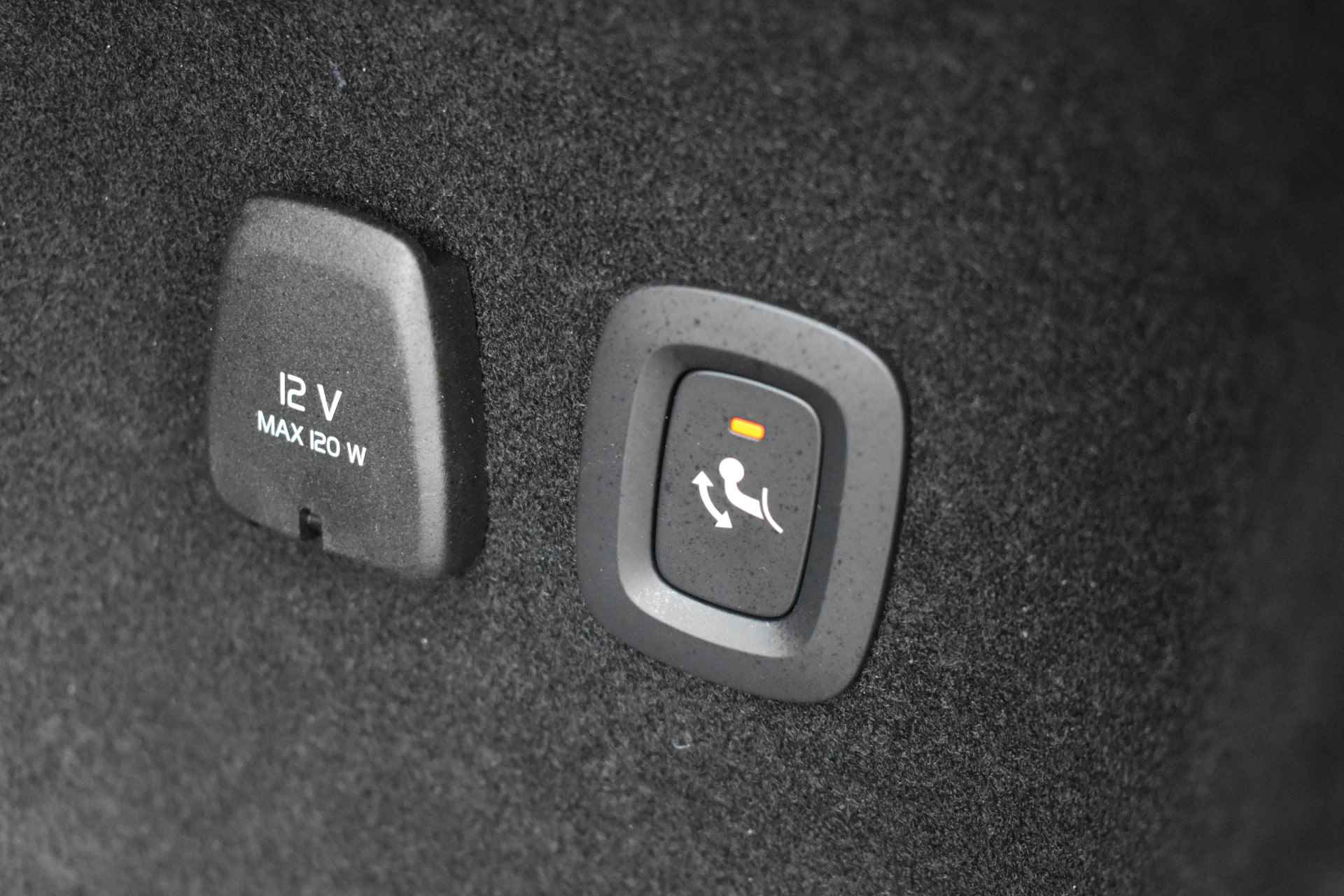 Volvo V60 B4 Mild Hybrid 211PK Automaat Plus Dark | Trekhaak | 360 Camera | ACC | H&K | Panoramadak | Google | Elektr. stoel | - 19/51