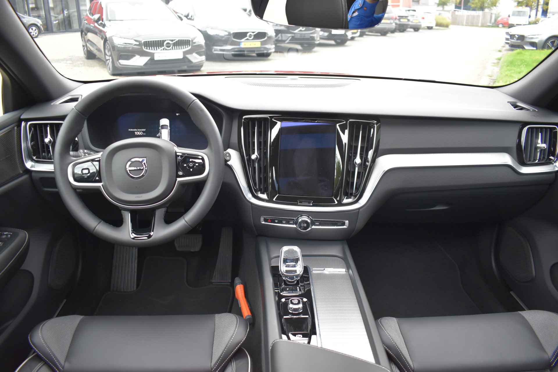 Volvo V60 B4 Mild Hybrid 211PK Automaat Plus Dark | Trekhaak | 360 Camera | ACC | H&K | Panoramadak | Google | Elektr. stoel | - 25/51