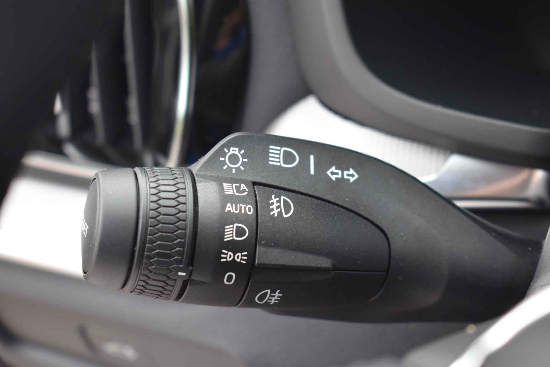 Volvo V60 B4 Mild Hybrid 211PK Automaat Plus Dark | Trekhaak | 360 Camera | ACC | H&K | Panoramadak | Google | Elektr. stoel | - 36/51