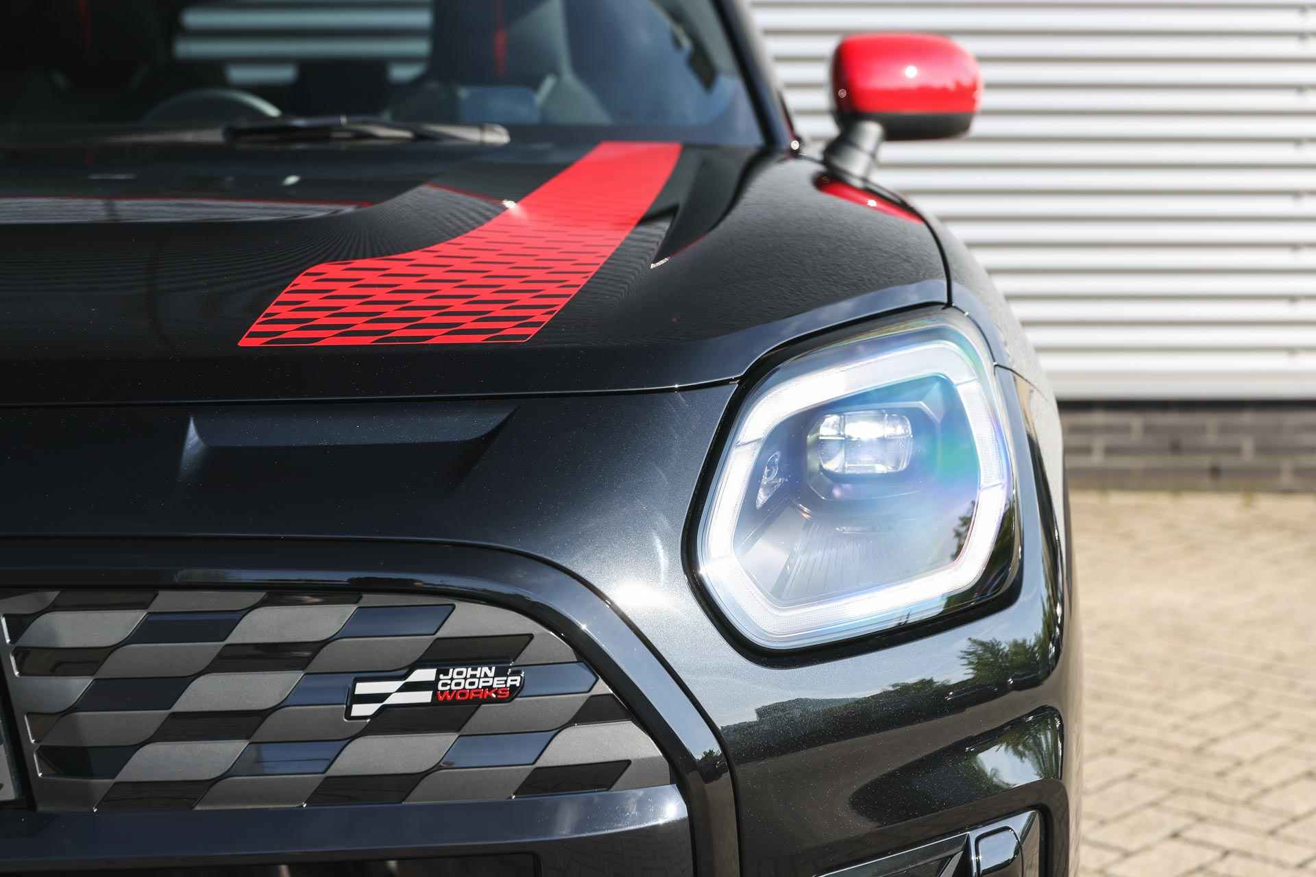 MINI Countryman E JCW 66.5 kWh / Panoramadak / JCW Sportstoelen / Parking Assistant Plus / LED / Head-Up / Comfort Access / Stoelverwarming - 9/38