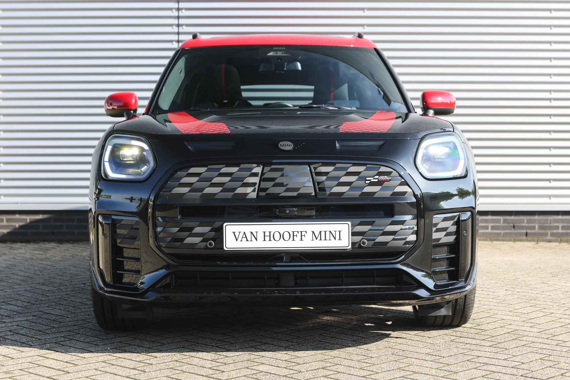 MINI Countryman E JCW 66.5 kWh / Panoramadak / JCW Sportstoelen / Parking Assistant Plus / LED / Head-Up / Comfort Access / Stoelverwarming - 19/38