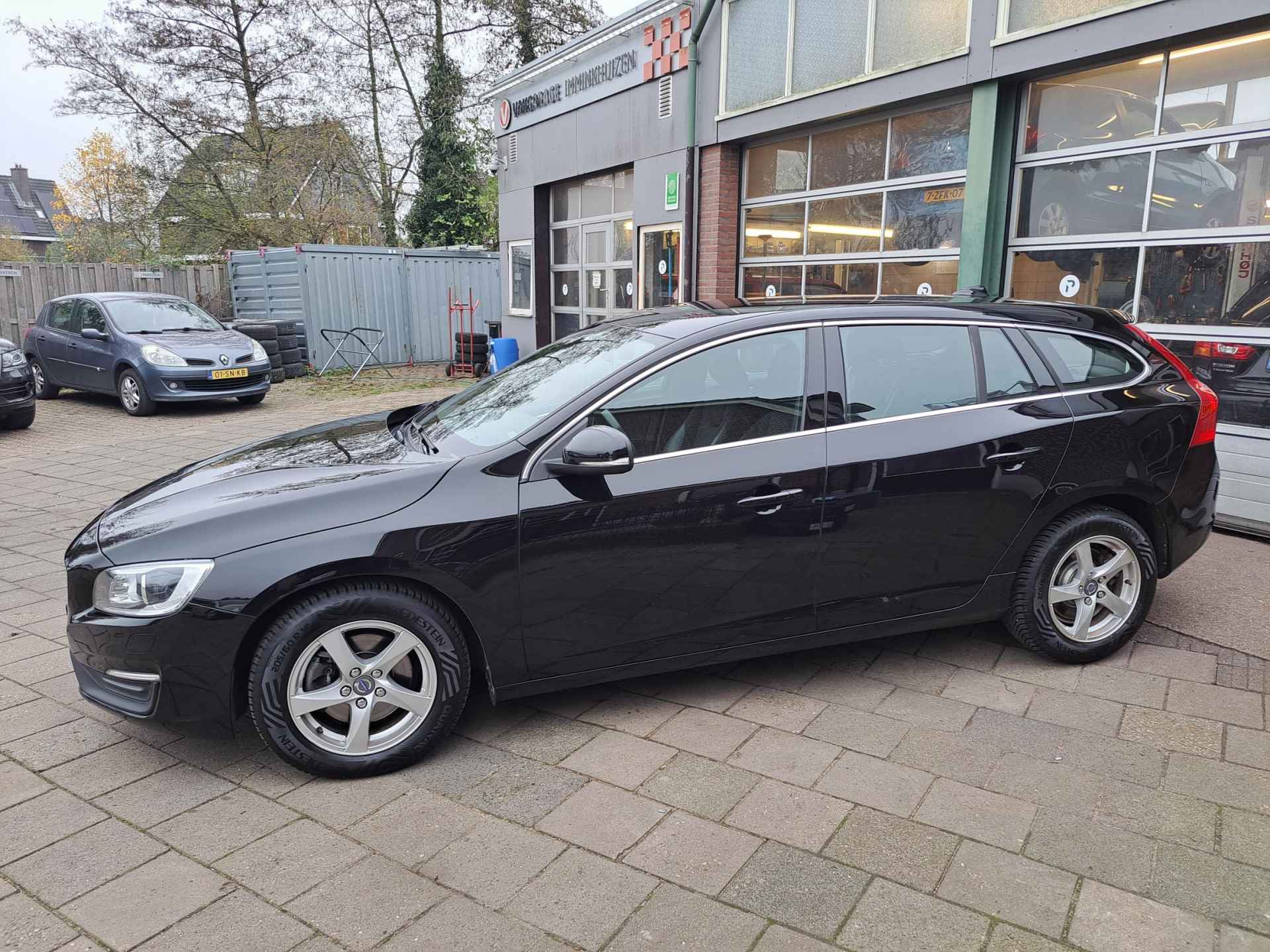 Volvo V60 2.0 T3 Nordic+/Xenon/Standkachel/Stoelverw./Navigatie - 6/22