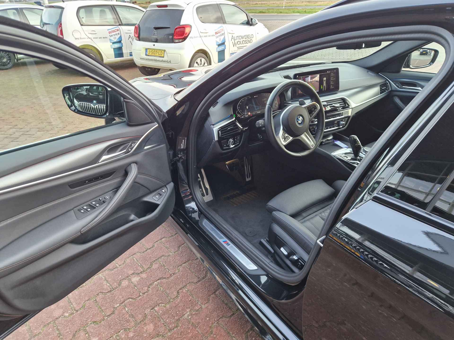 BMW 5 Serie Touring 530e Business Edition Plus Hybrid | ELEKTR. TREKH | NAVI | CAMERA | PANO | LEER | STOELVERW. - 16/67