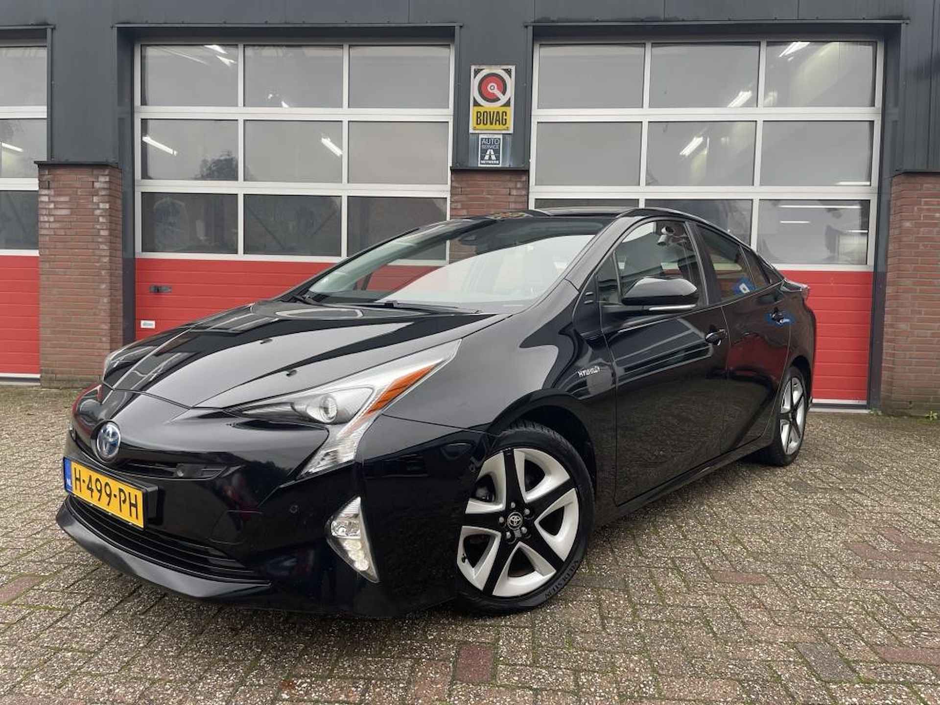 Toyota Prius 1.8 Executive, Trekhaak, JBL, Keyless, Navi, Stoelverwarming, BSM, Camera - 3/16