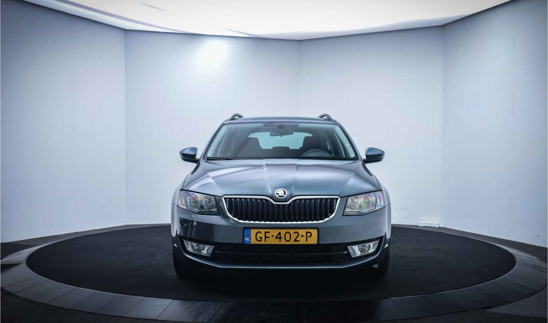 Škoda Octavia Combi 1.2TSI AMBITION NAVI/LMV/AIRCO/TREKHAAK/BLUETOOTH/PDC/CRUISE - 2/22