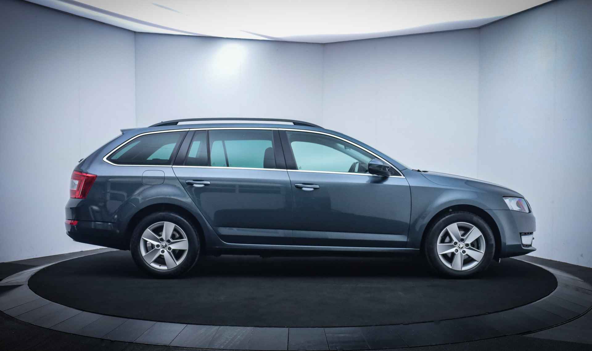 Škoda Octavia Combi 1.2TSI AMBITION NAVI/LMV/AIRCO/TREKHAAK/BLUETOOTH/PDC/CRUISE - 4/22