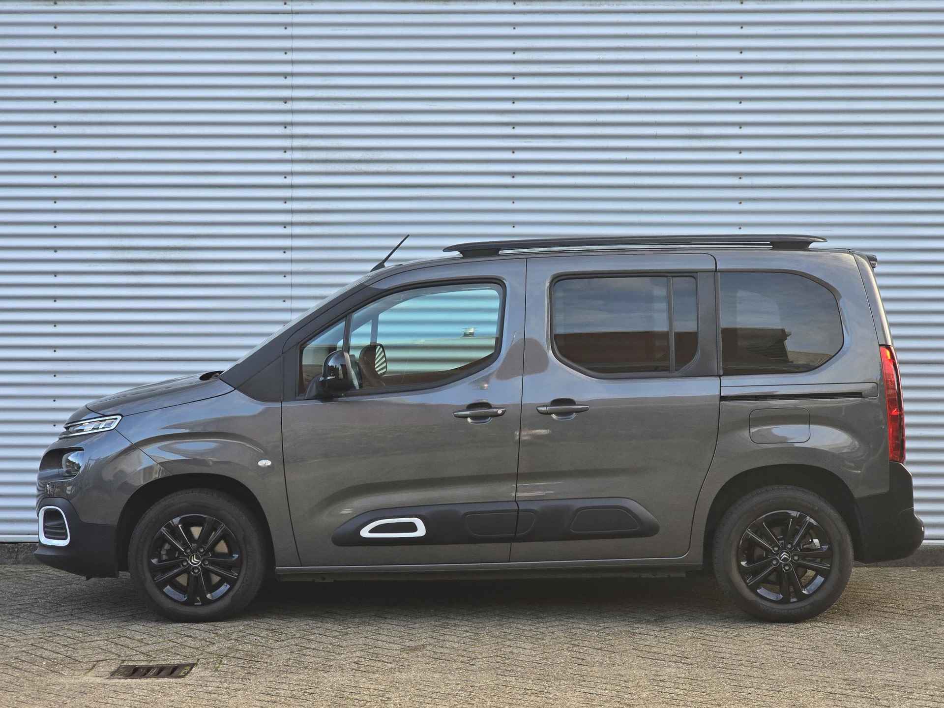 Citroën Berlingo MPV Shine 1.2 PureTech 130pk EAT8 AUTOMAAT | PANODAK | NAVI | CAMERA | MODUTOP | KEYLESS ENTRY | STOELVERW. | CLIMA | DAB+ | - 10/72