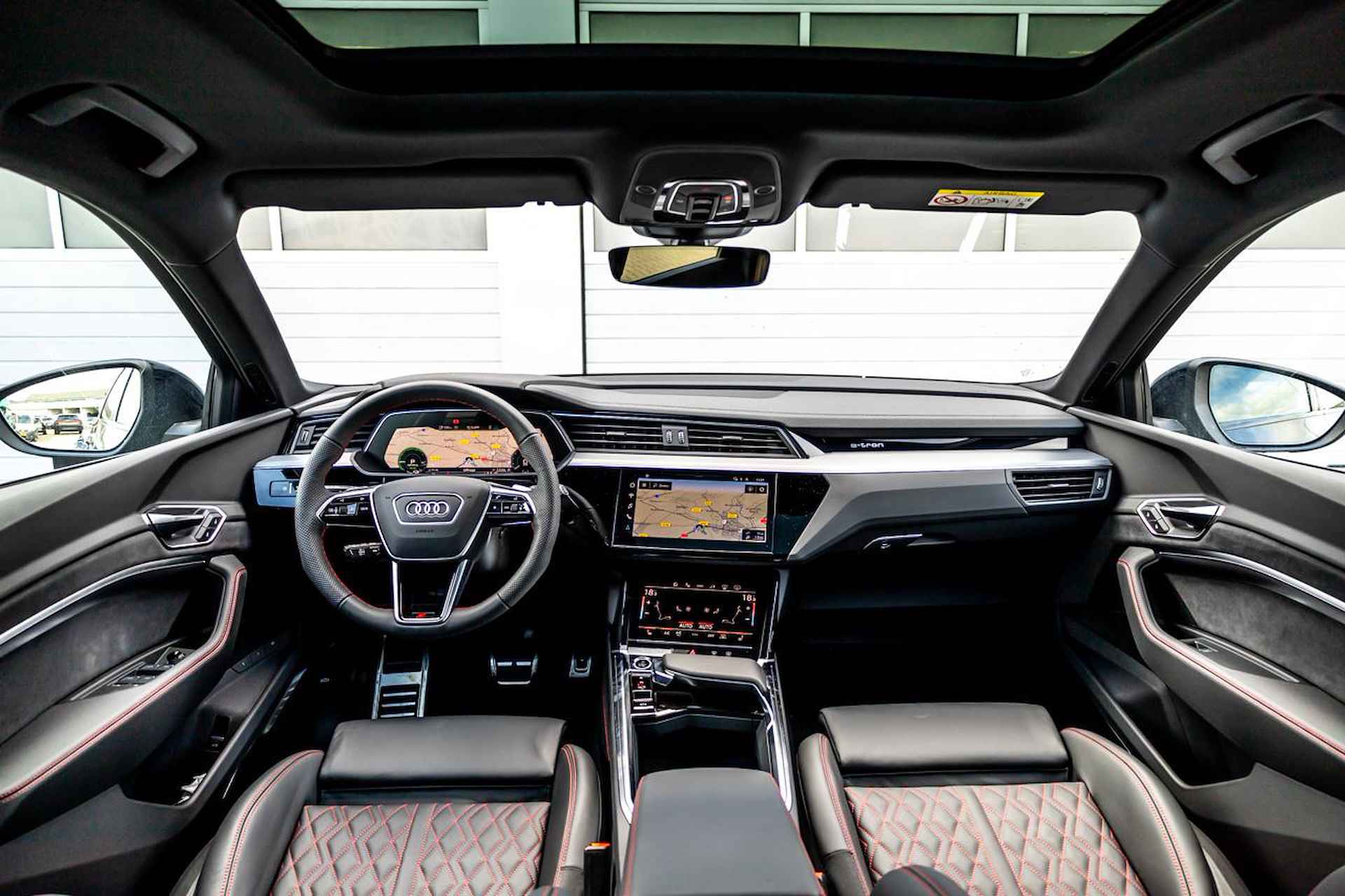 Audi Q8 e-tron 55 quattro 408pk S Edition Competition 115 kWh | Exclusive lak | Trekhaak - 5/55