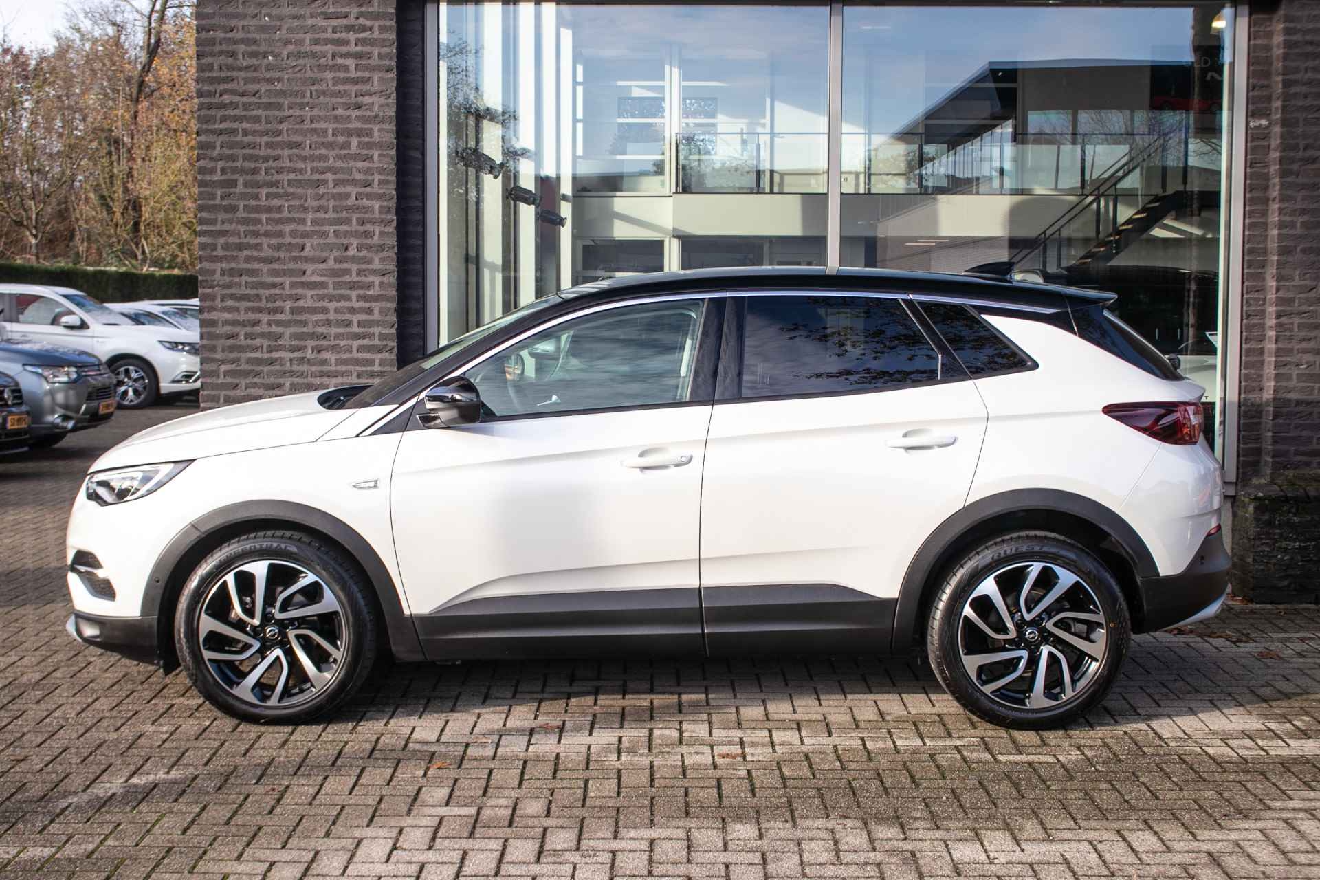 Opel Grandland X 1.6 Turbo Ultimate Automaat - All-in rijklrprs | DAB | Apple cp/Android a. - 2/45