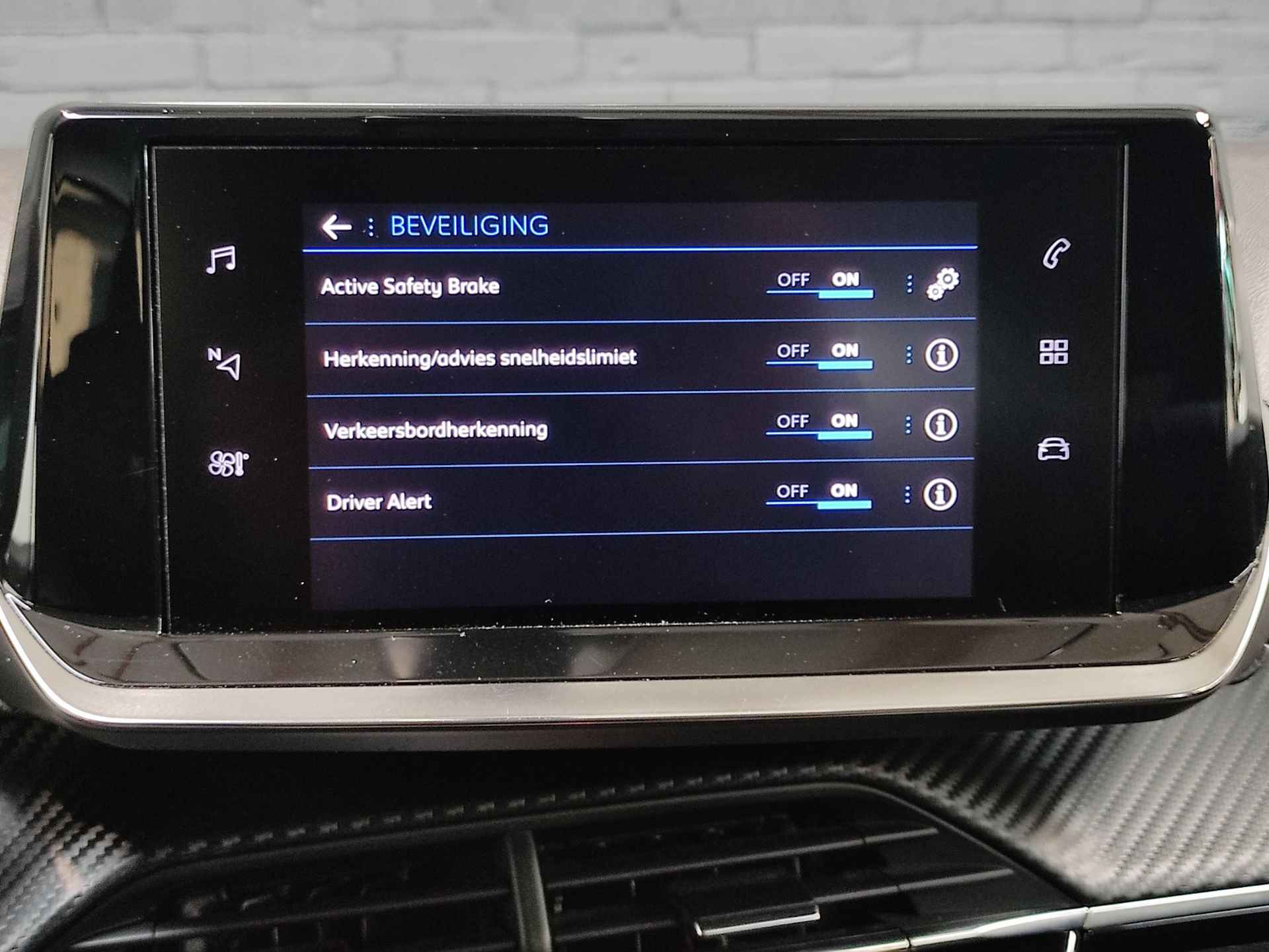 Peugeot 208 5-deurs 1.2 (100 pk) Allure - Apple Carplay - Android Auto - stoelverwarming - virtual cockpit - 36/46