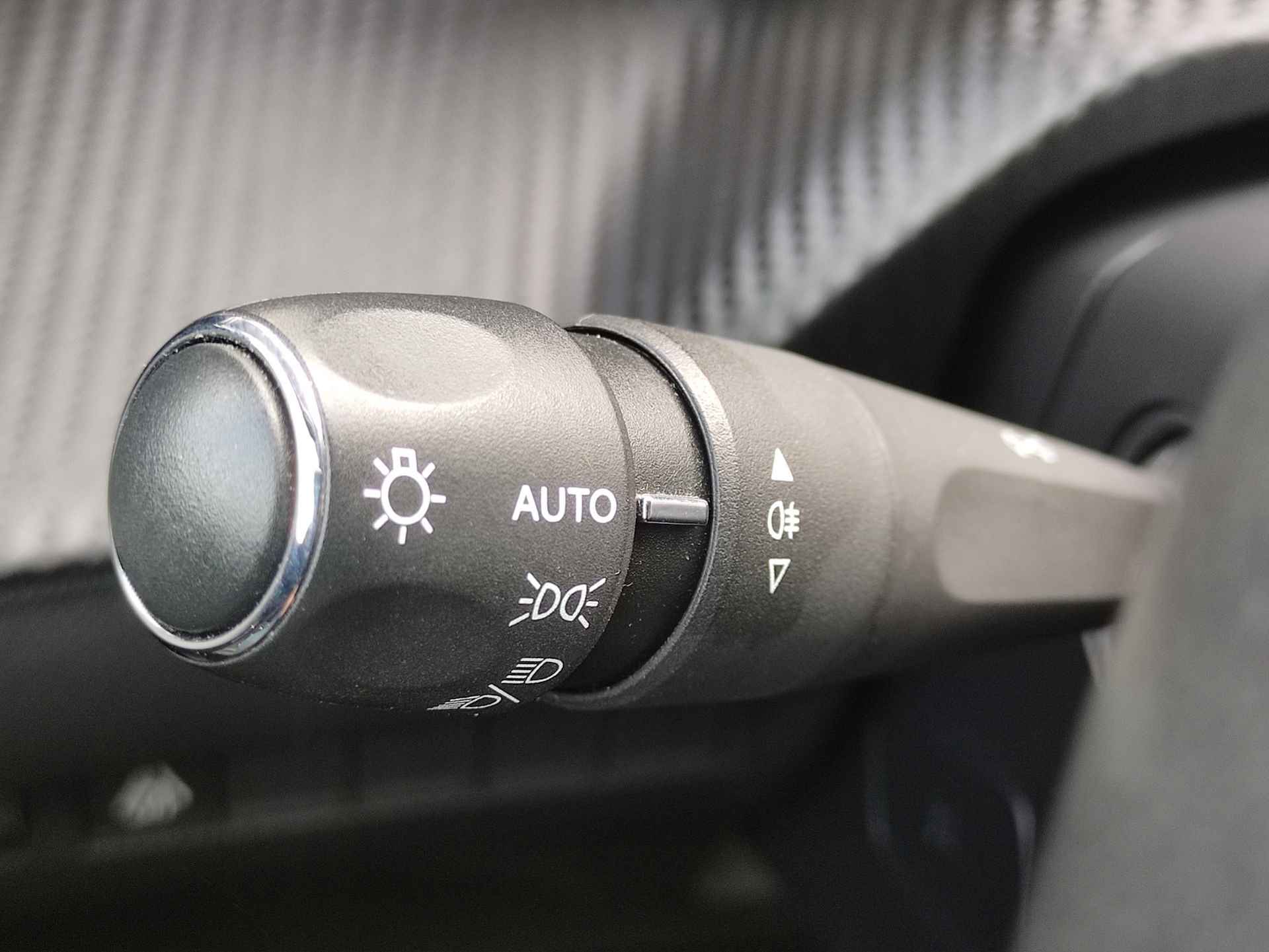 Peugeot 208 5-deurs 1.2 (100 pk) Allure - Apple Carplay - Android Auto - stoelverwarming - virtual cockpit - 40/46