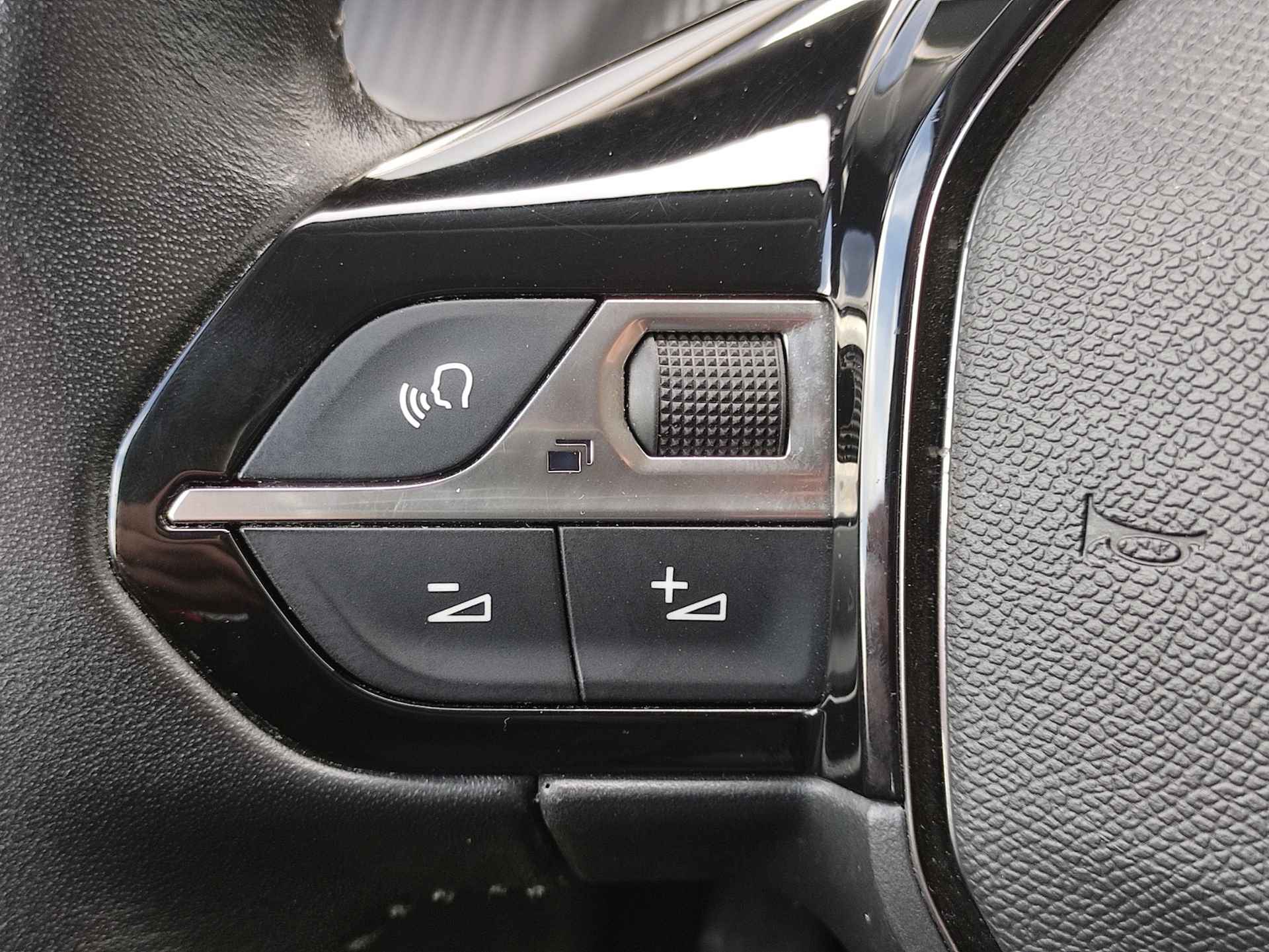 Peugeot 208 5-deurs 1.2 (100 pk) Allure - Apple Carplay - Android Auto - stoelverwarming - virtual cockpit - 43/46