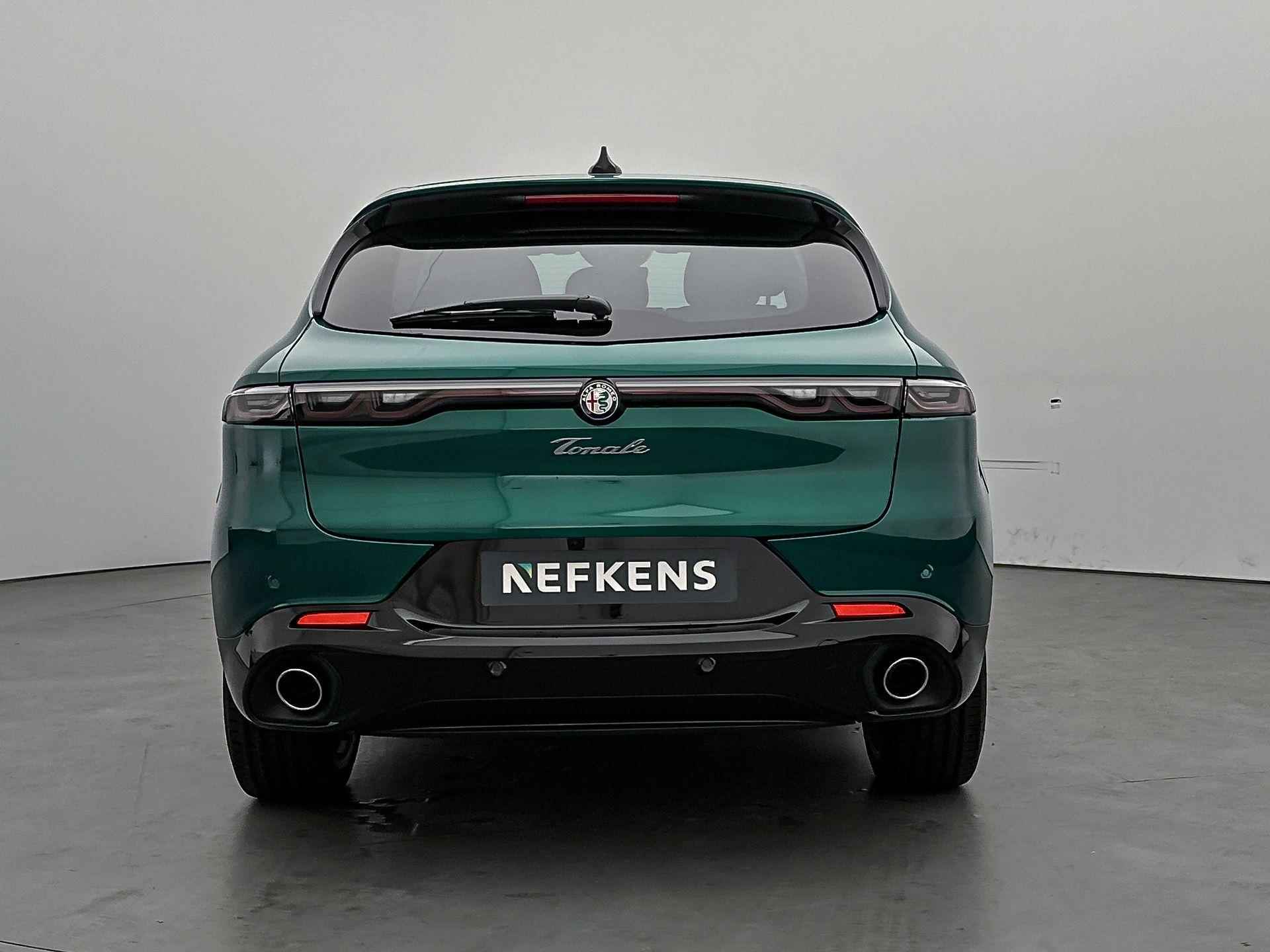 Alfa Romeo Tonale SUV Veloce 280 pk Automaat | Navigatie | Elektrisch Glazen Panoramadak | Rondomzicht Camera | Lederen Bekleding | Voorstoelen Verwarmd | Matrix LED Koplampen | Keyless Entry/Start | Dodehoek Detectie | 20" Lichtmetalen Velgen | Apple Carplay/Android Auto | - 7/36