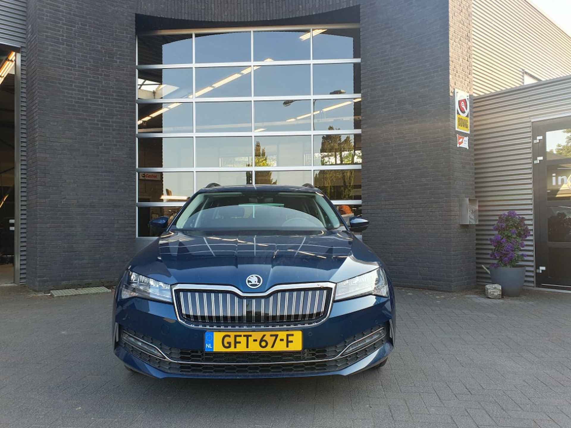 Skoda Superb Combi 1.4 TSI iV PHEV Business Edition, app connect, zwenkbare trekhaak, pdc, navi, LED. - 2/14