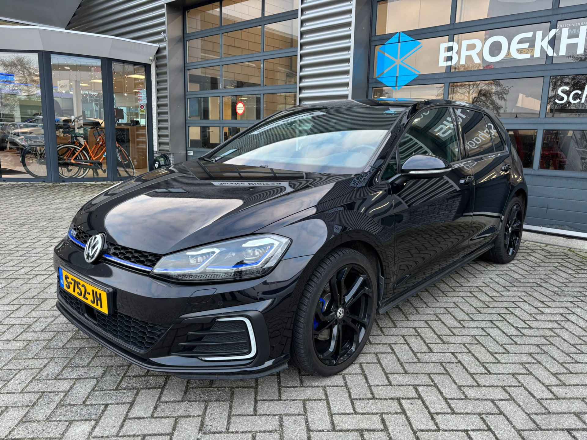 Volkswagen Golf 1.4 TSI 204 pk PHEV GTE | Achteruitrijcamera | Dodehoek detectie | Elektrische geheugen stoel | Leder | - 3/15