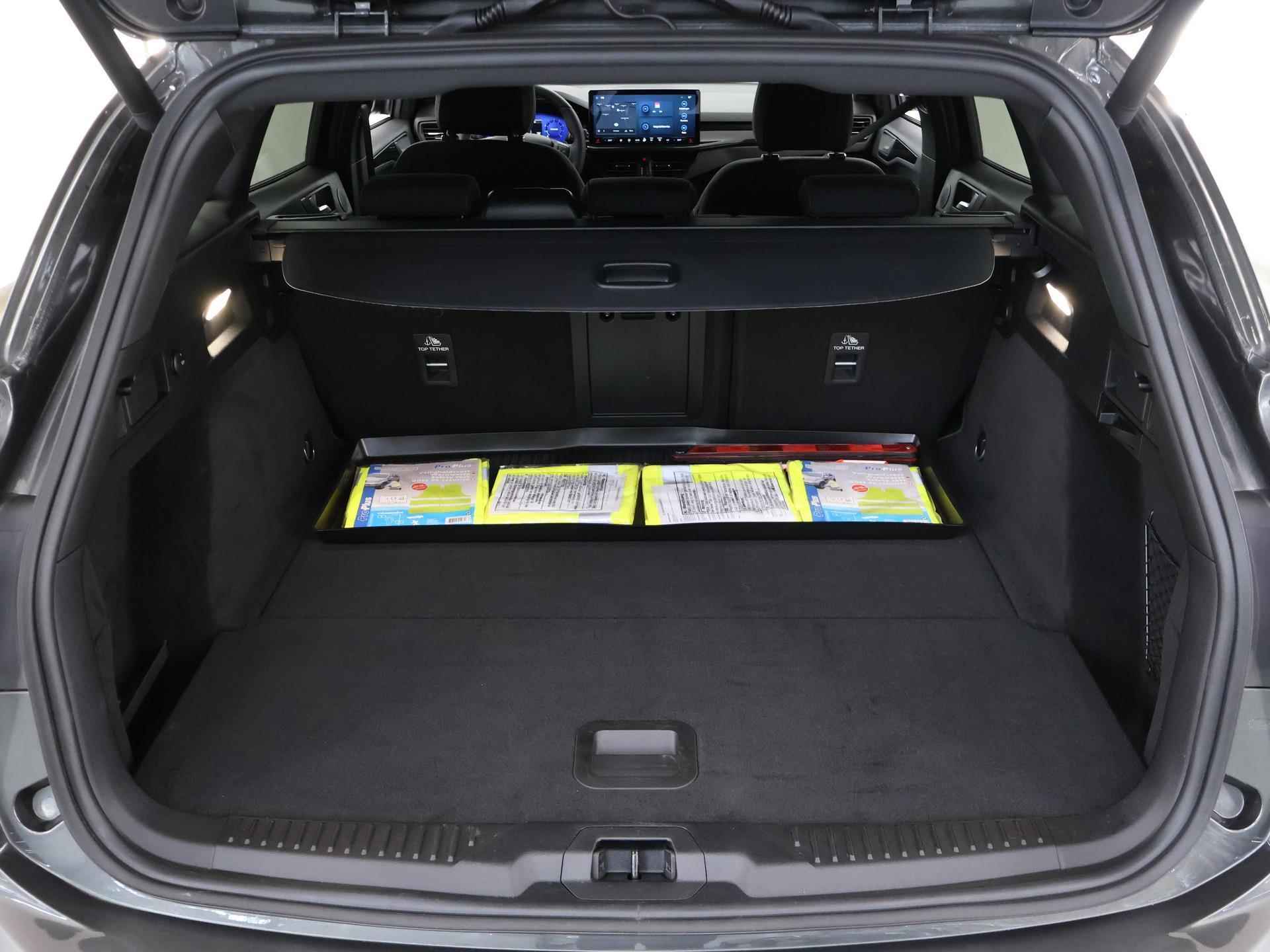 Ford Focus Wagon 1.0 EcoBoost Hybrid 155pk Aut. ST Line X | Adapt. Cruise Control | B&O Premium Audio | Winterpack | Draadloos CarPlay | - 35/41
