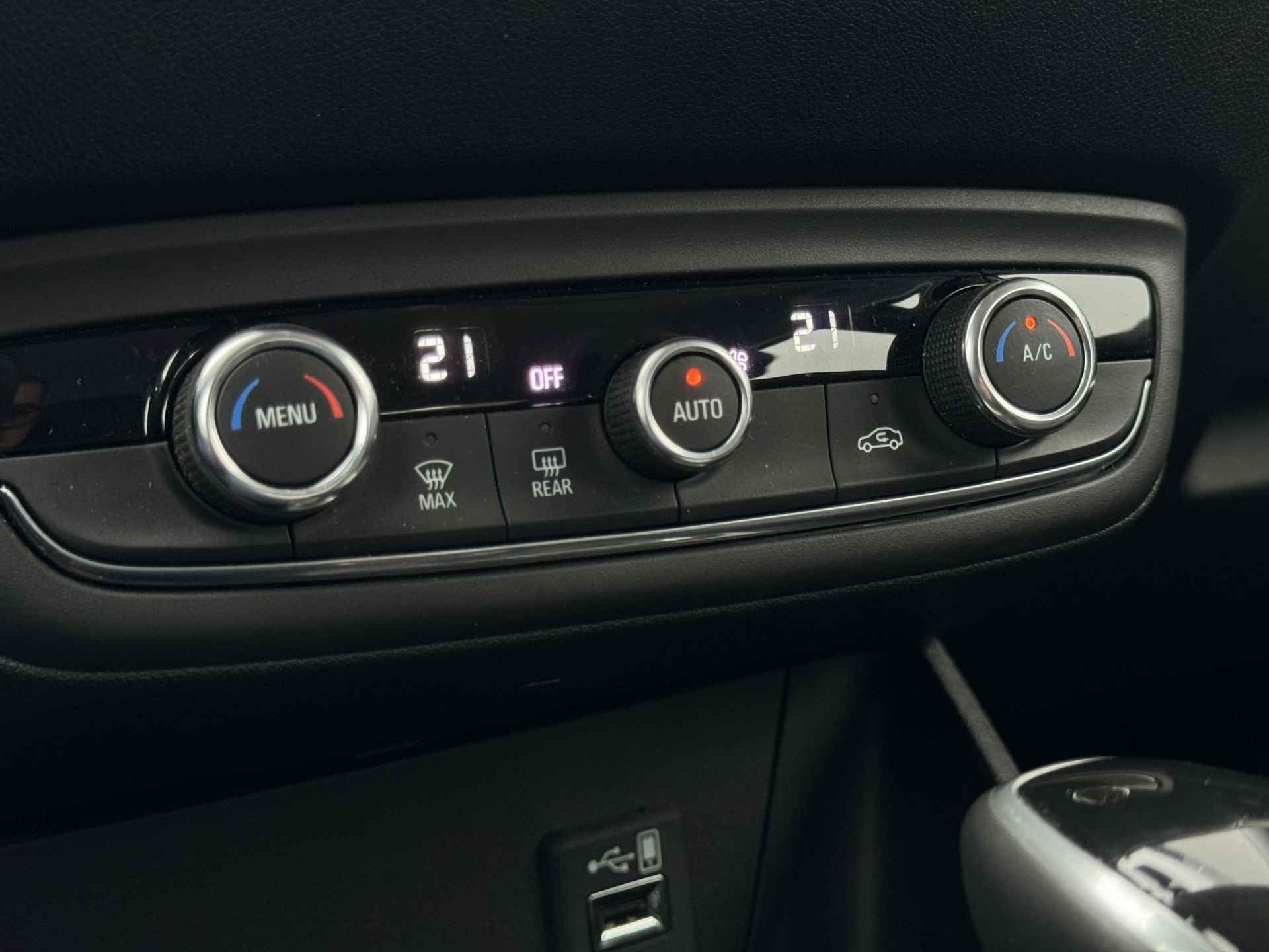 Opel Crossland X 1.2 Turbo Innovation Automaat met Navi/Camera, Climate Controle, Zwarte Accenten! - 15/23