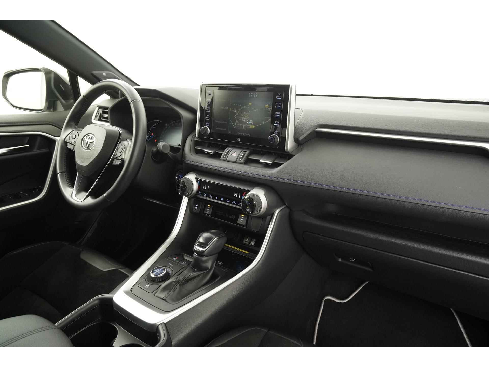 Toyota RAV4 2.5 Hybrid AWD Bi-Tone | Navigatie | JBL Sound | Zondag Open! - 2/33