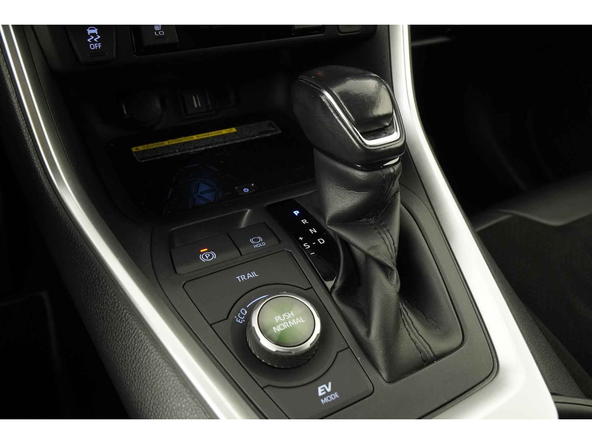 Toyota RAV4 2.5 Hybrid AWD Bi-Tone | Navigatie | JBL Sound | Zondag Open! - 11/33