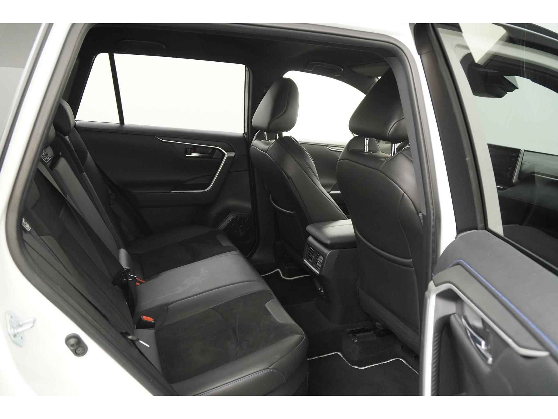 Toyota RAV4 2.5 Hybrid AWD Bi-Tone | Navigatie | JBL Sound | Zondag Open! - 25/33