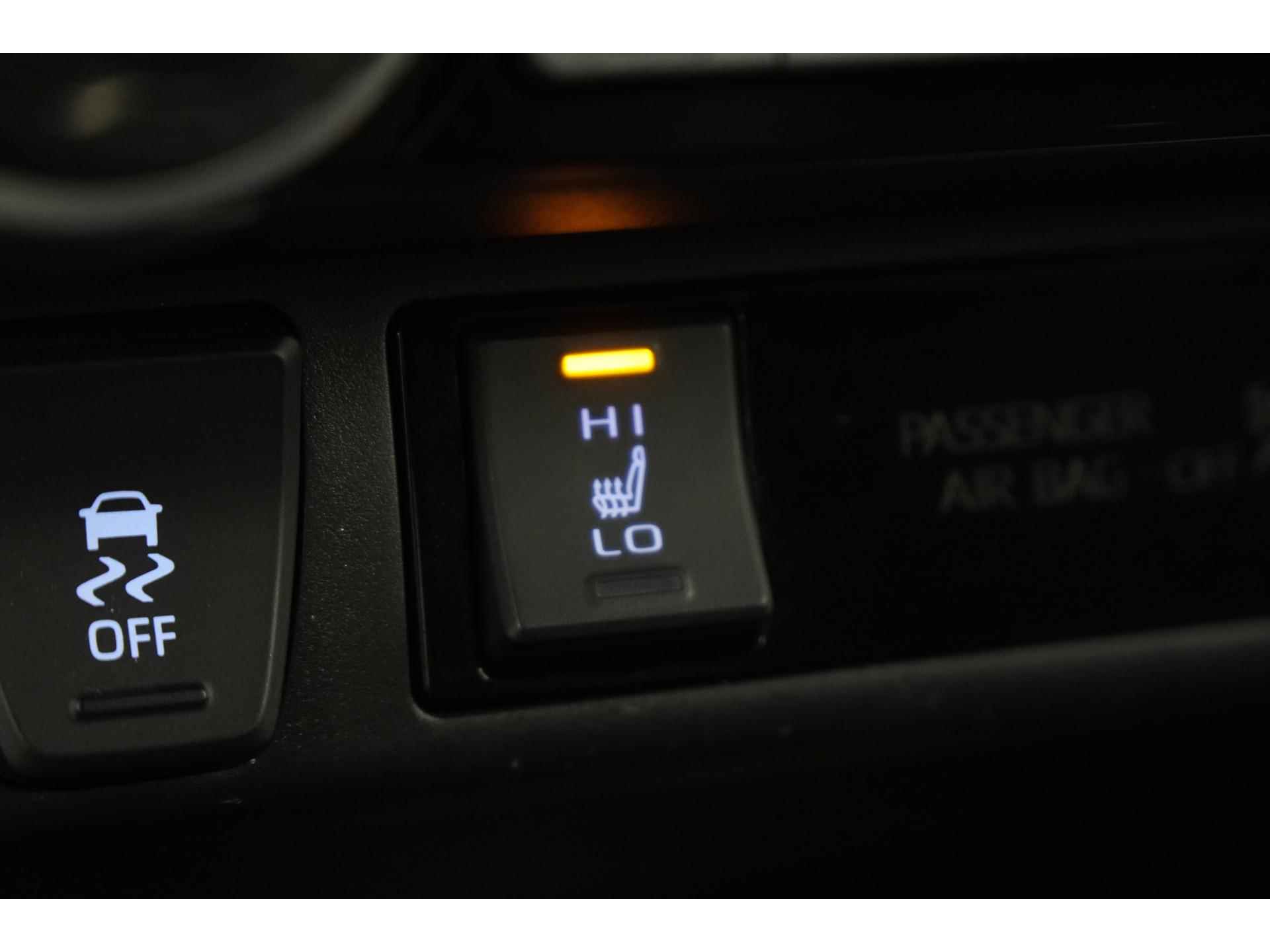 Toyota RAV4 2.5 Hybrid AWD Bi-Tone | Navigatie | JBL Sound | Zondag Open! - 28/33