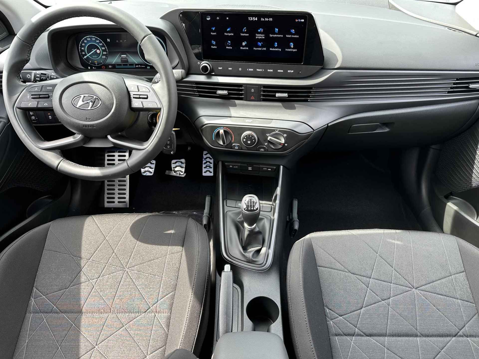 Hyundai Bayon 1.0 T-GDI Comfort Smart / € 2.500,- Registratie korting + GRATIS All Seasonbanden + € 1.200,- Prijsvoordeel / Cruise Control / Navigatie / Achteruitrijcamera / Apple carplay & Android auto / Airco / - 2/30