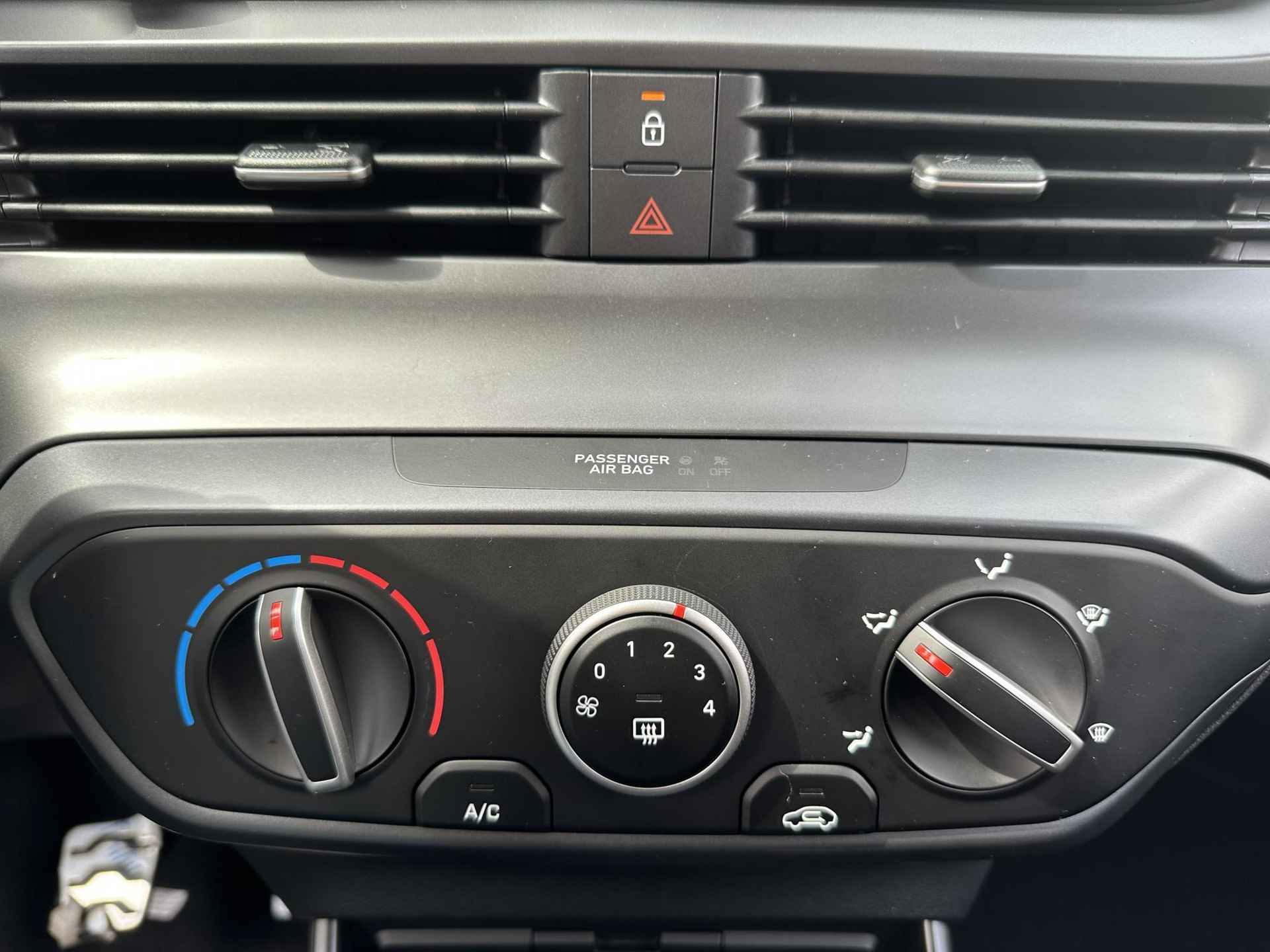 Hyundai Bayon 1.0 T-GDI Comfort Smart / Cruise Control / Navigatie / Achteruitrijcamera / Apple carplay & Android auto / Airco / - 16/30