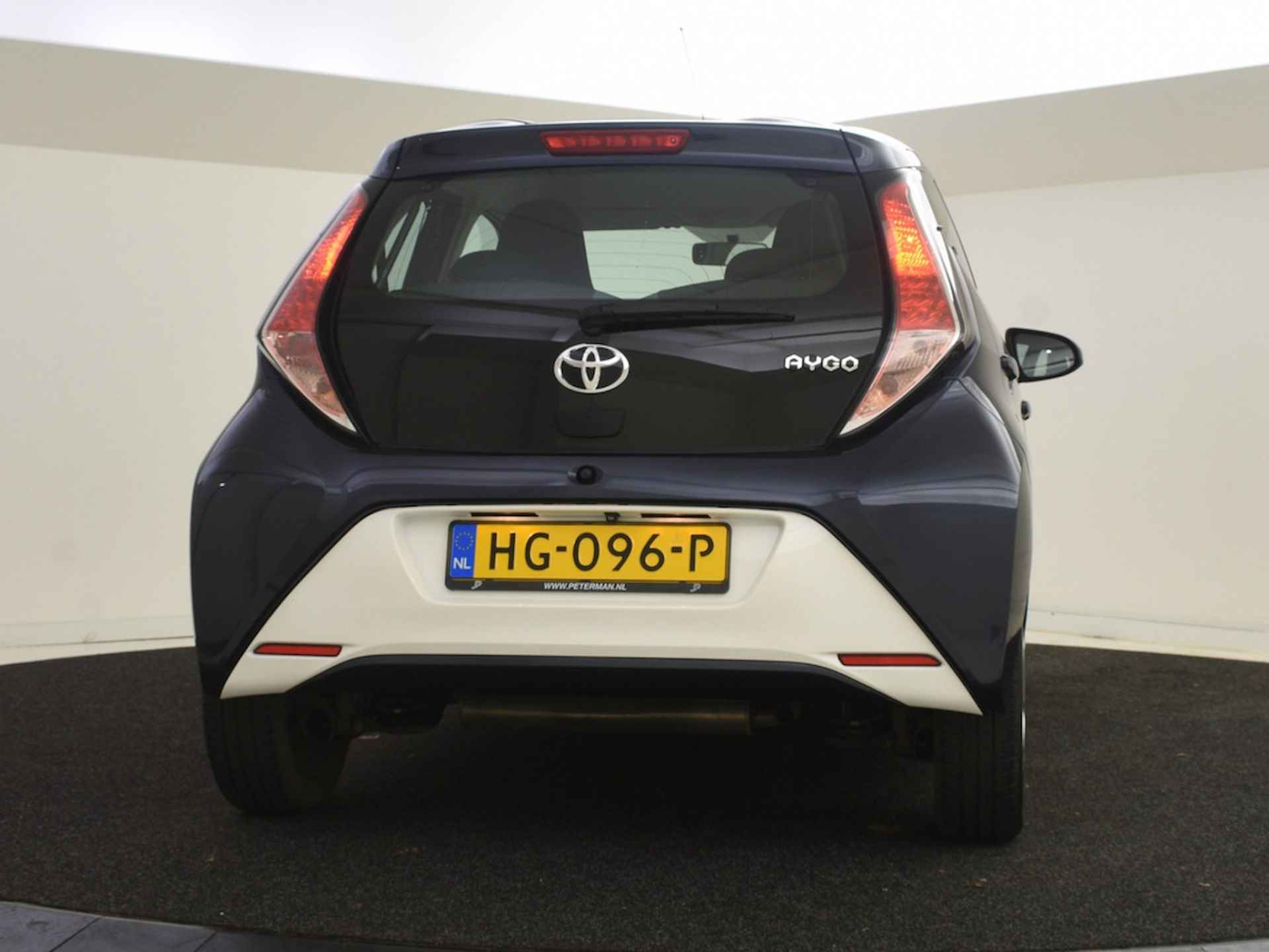 Toyota Aygo 1.0 VVT-i x-play | Navigatie - 10/27