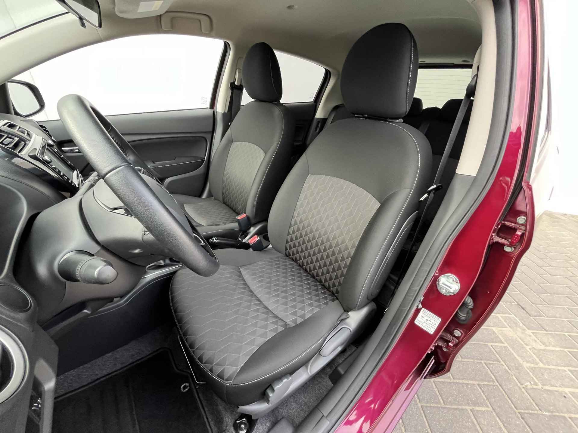 Mitsubishi Space Star 1.2 Nova / Navigatie / 15" lichtmetalen wielen / All Season banden / Airconditioning / Stoelverwarming - 8/45