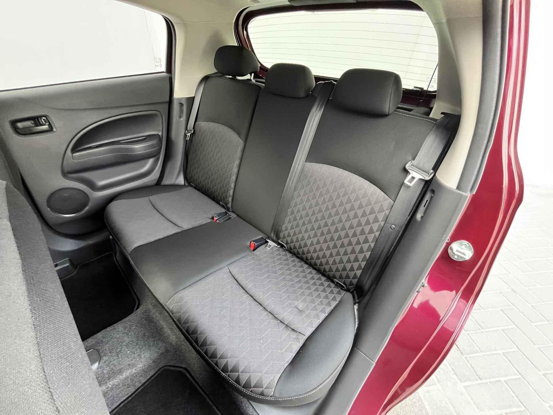 Mitsubishi Space Star 1.2 Nova / Navigatie / 15" lichtmetalen wielen / All Season banden / Airconditioning / Stoelverwarming - 9/45