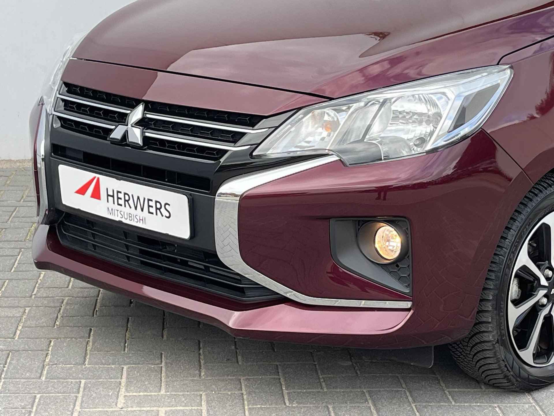 Mitsubishi Space Star 1.2 Nova / Navigatie / 15" lichtmetalen wielen / All Season banden / Airconditioning / Stoelverwarming - 35/45