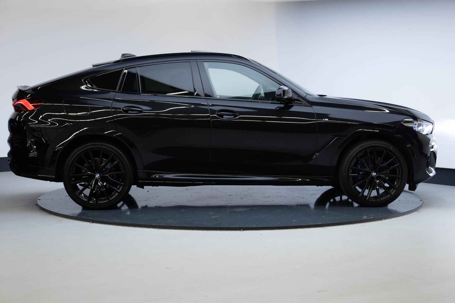 BMW X6 xDrive40i High Executive | M-Sport | 22 Inch | Panoramadak | Trekhaak | - 22/28