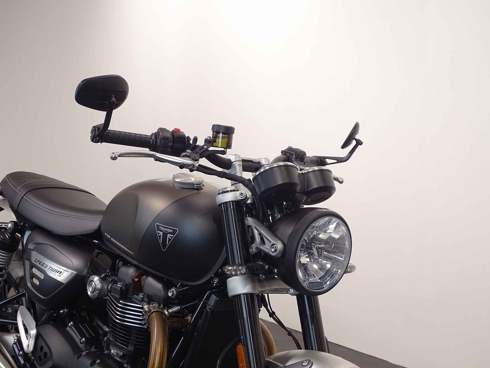 Triumph SPEED TWIN 1200 - 3/12