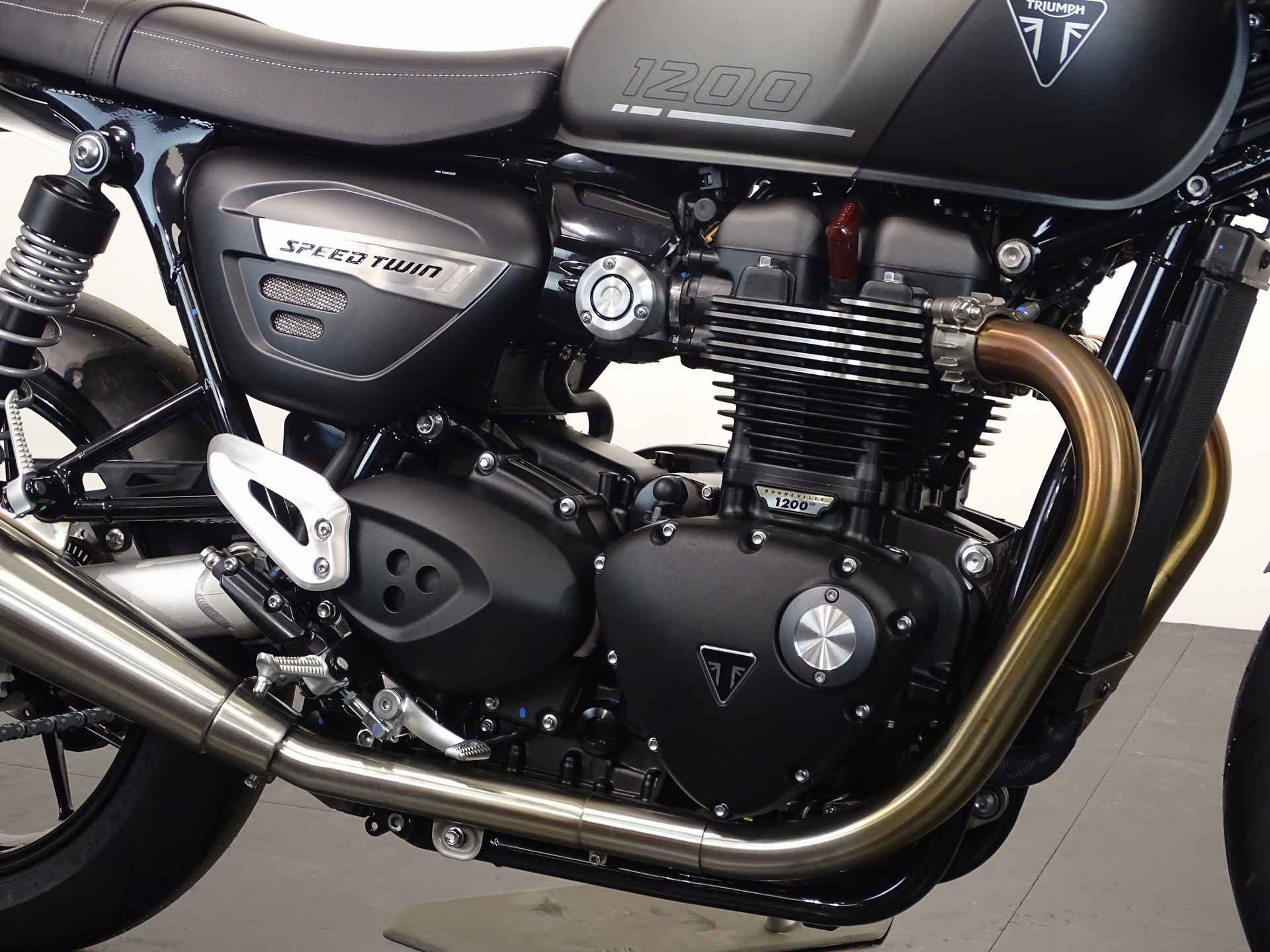 Triumph SPEED TWIN 1200 - 5/12