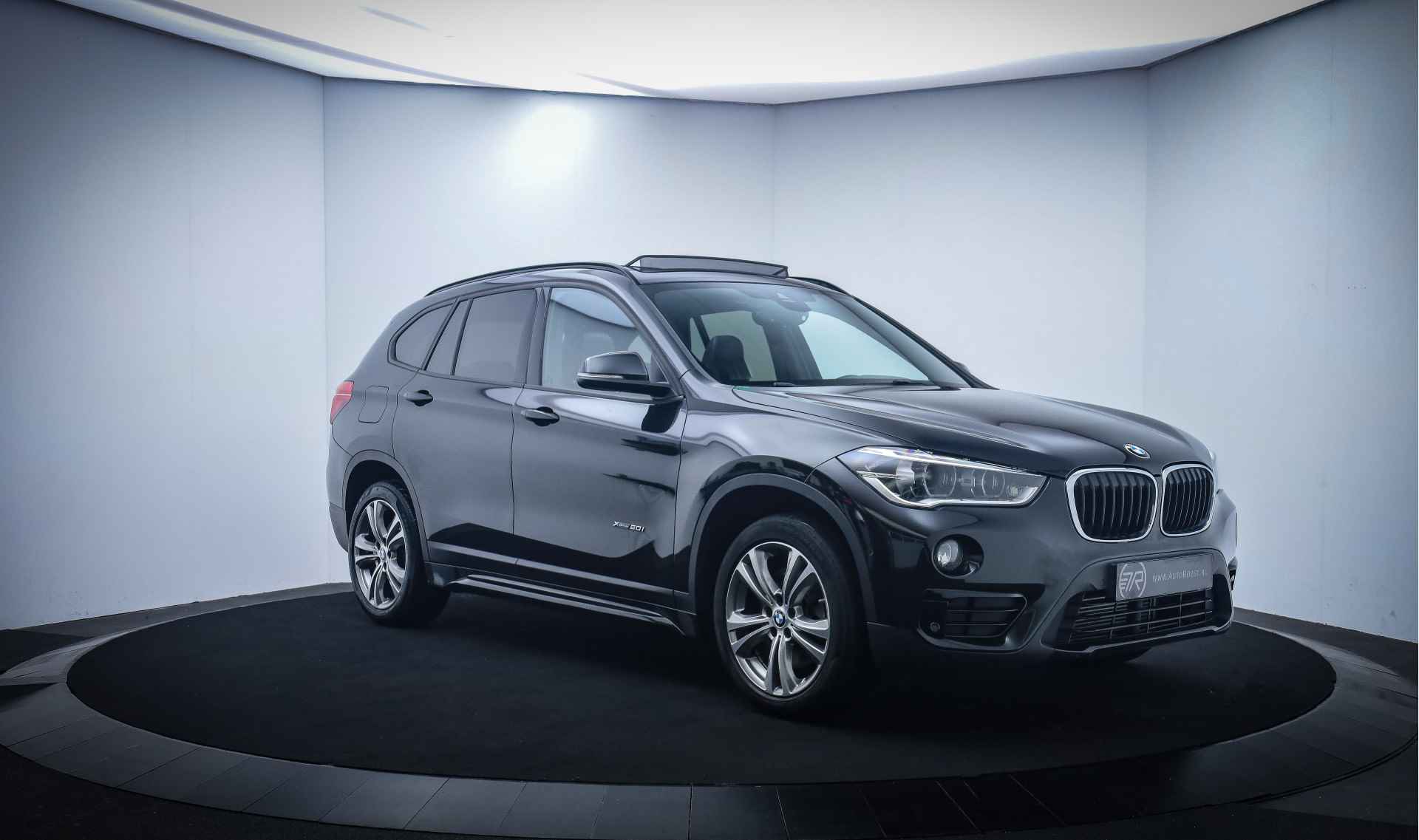 BMW X1 20iA X.Dr SPORT-LINE VOL! PANO/HARMANKARDON/LEER/SPORTST./MEMORY/KEYLESS/STOEL+STUURVERW. - 3/33