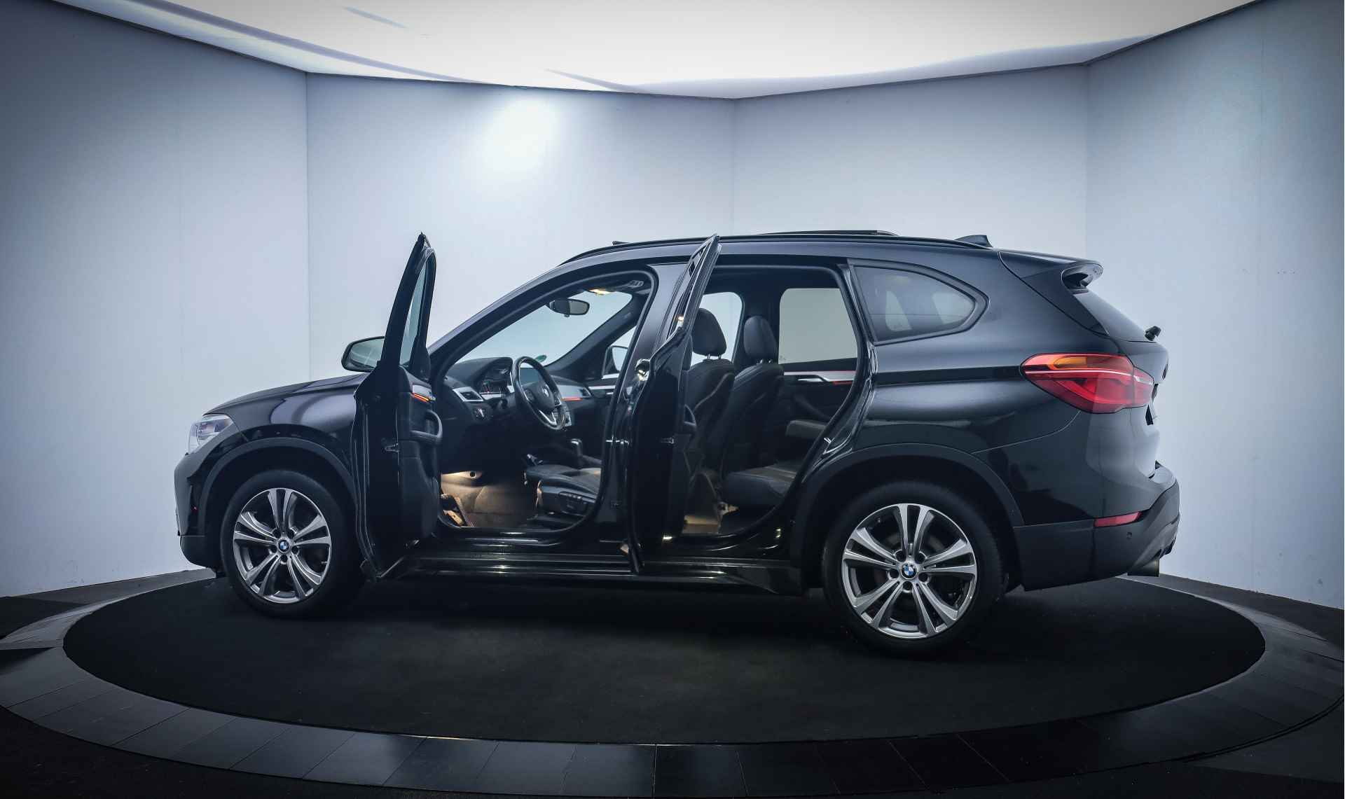 BMW X1 20iA X.Dr SPORT-LINE VOL! PANO/HARMANKARDON/LEER/SPORTST./MEMORY/KEYLESS/STOEL+STUURVERW. - 9/33