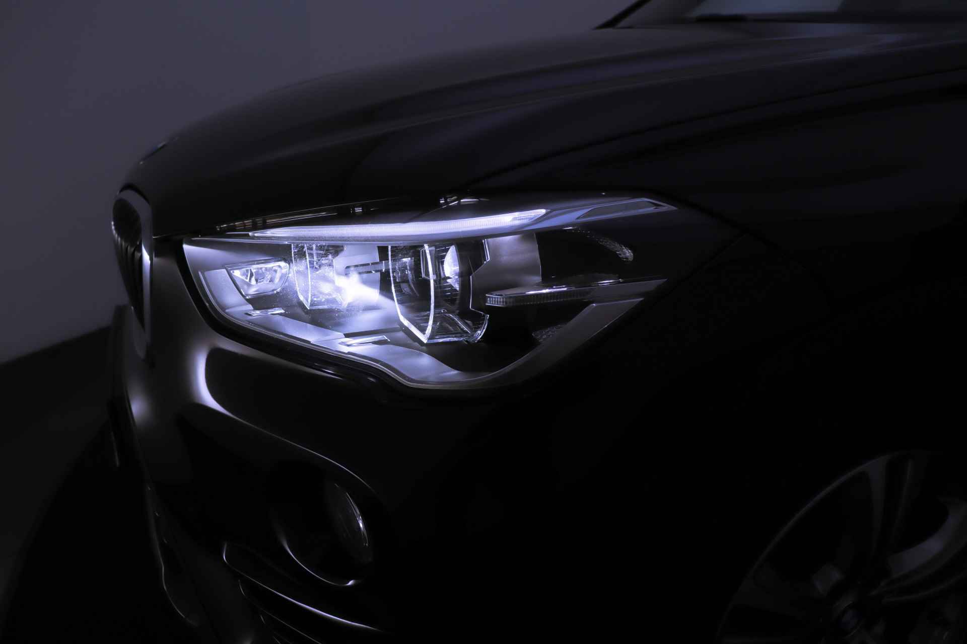 BMW X1 20iA X.Dr SPORT-LINE VOL! PANO/HARMANKARDON/LEER/SPORTST./MEMORY/KEYLESS/STOEL+STUURVERW. - 14/33