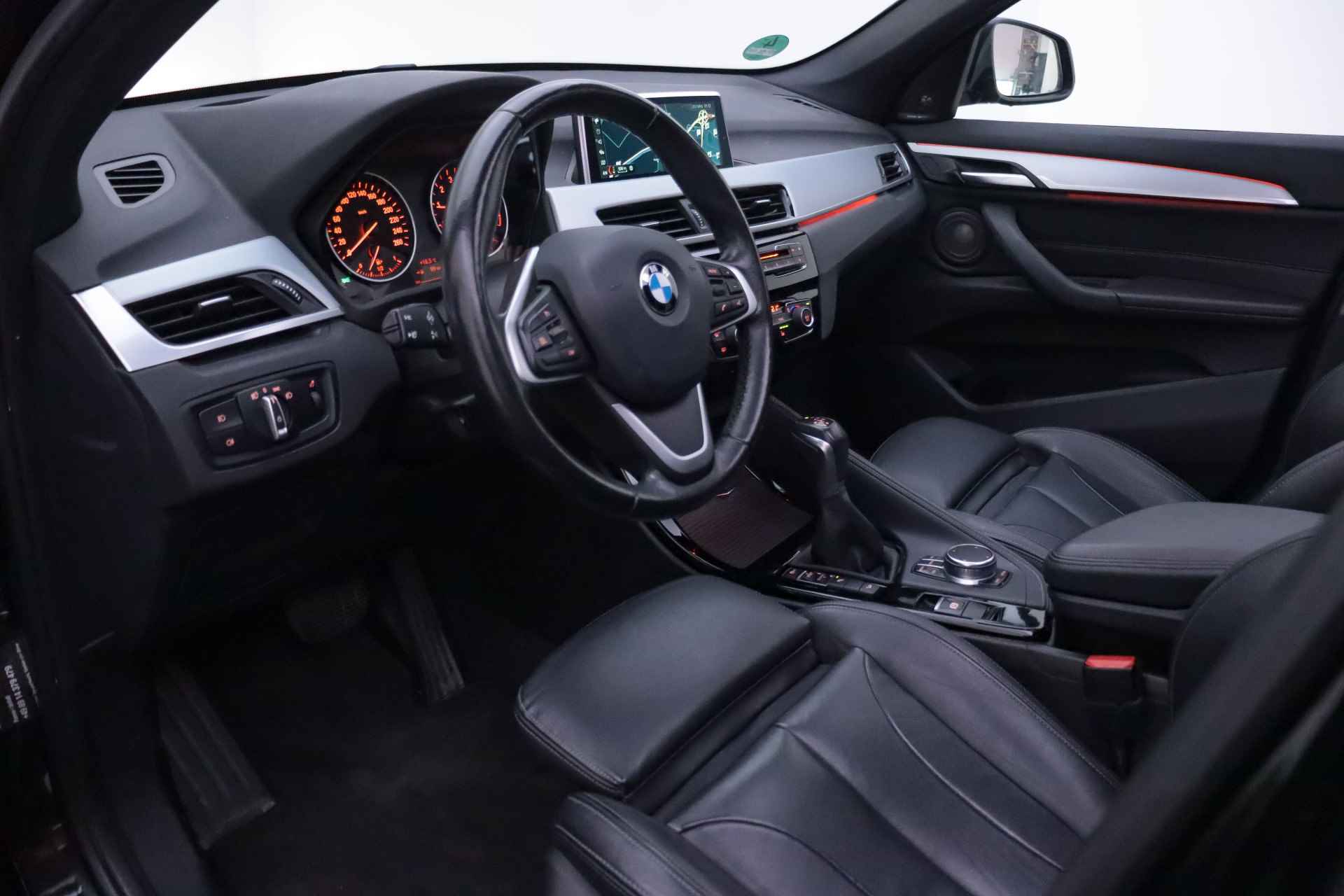 BMW X1 20iA X.Dr SPORT-LINE VOL! PANO/HARMANKARDON/LEER/SPORTST./MEMORY/KEYLESS/STOEL+STUURVERW. - 18/33