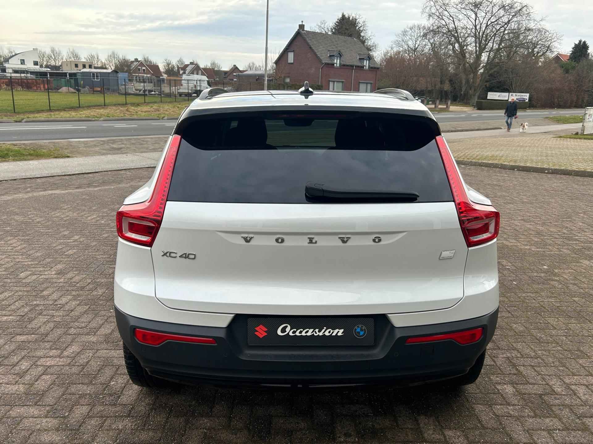 Volvo XC40 1.5 T4 Recharge R-Design Expression - Navi - Camera - 20 inch. - PDC - 7/24