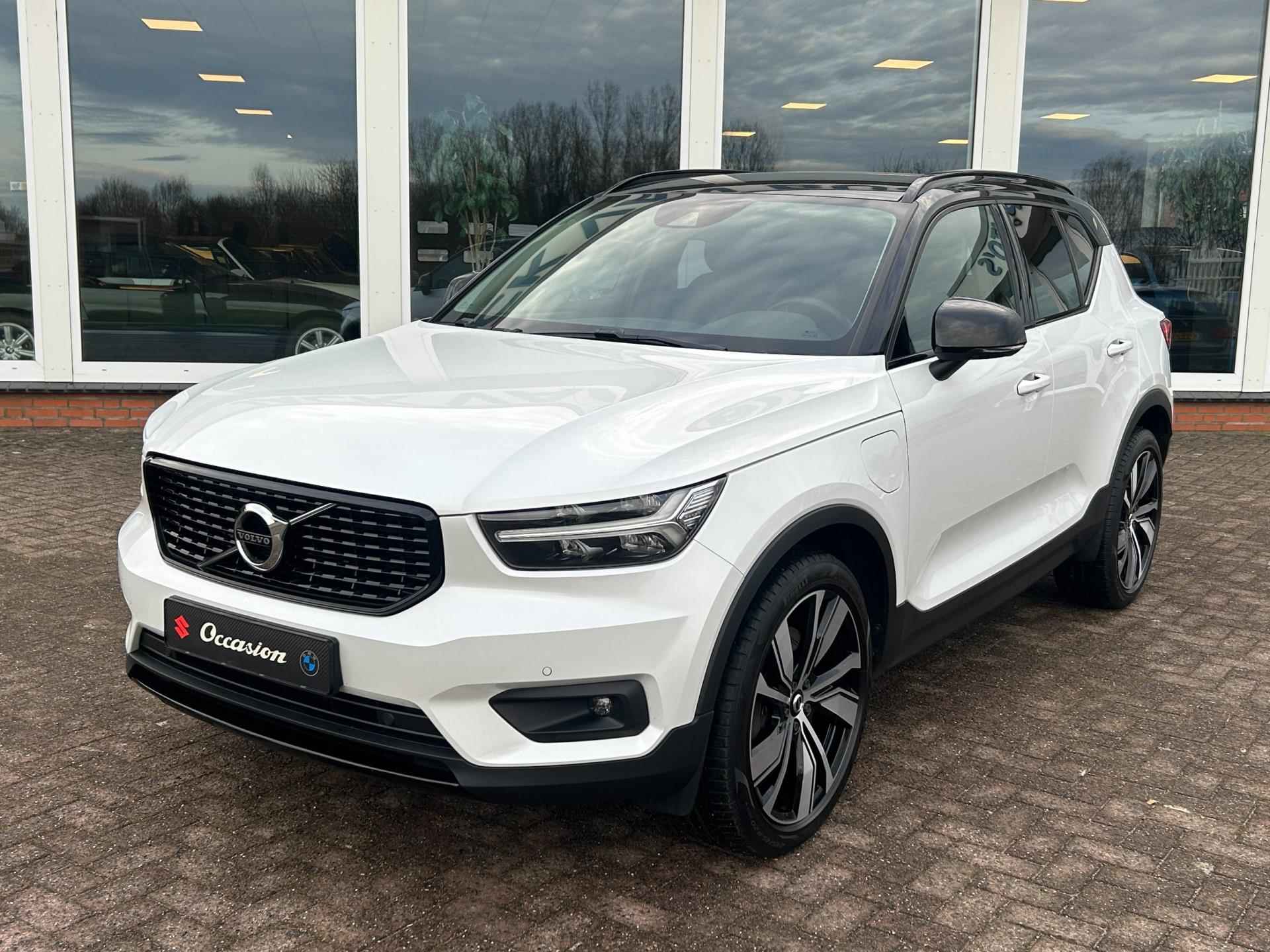 Volvo XC40 1.5 T4 Recharge R-Design Expression - Navi - Camera - 20 inch. - PDC - 8/24